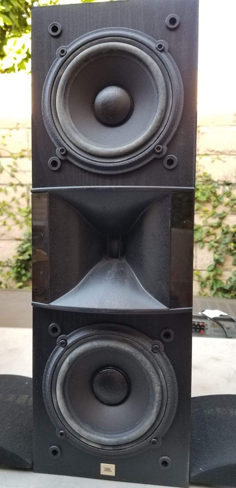 Speakers JBL HT4V ( Very Good Condition ) ( Single )