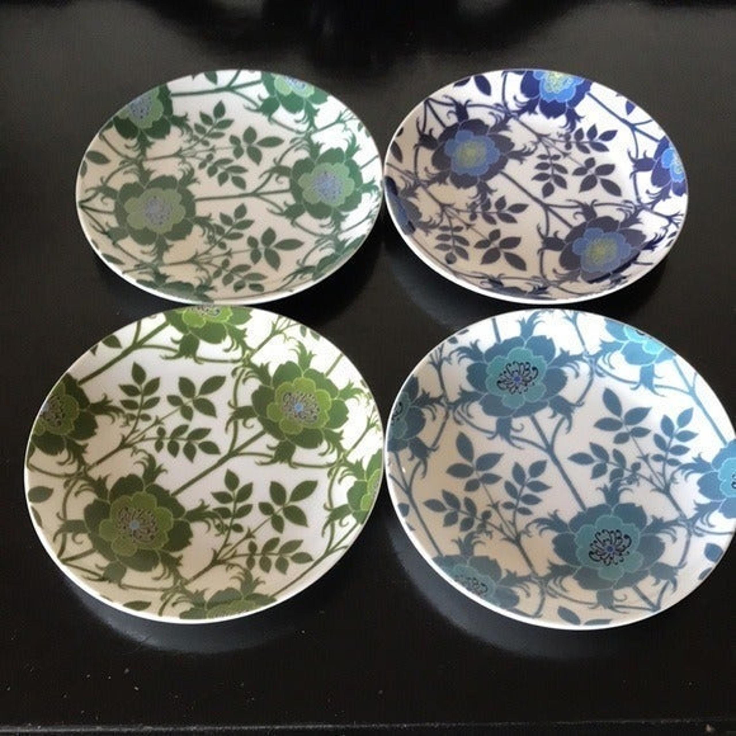 Williams Sonoma Peacock Pavao appetizer plates