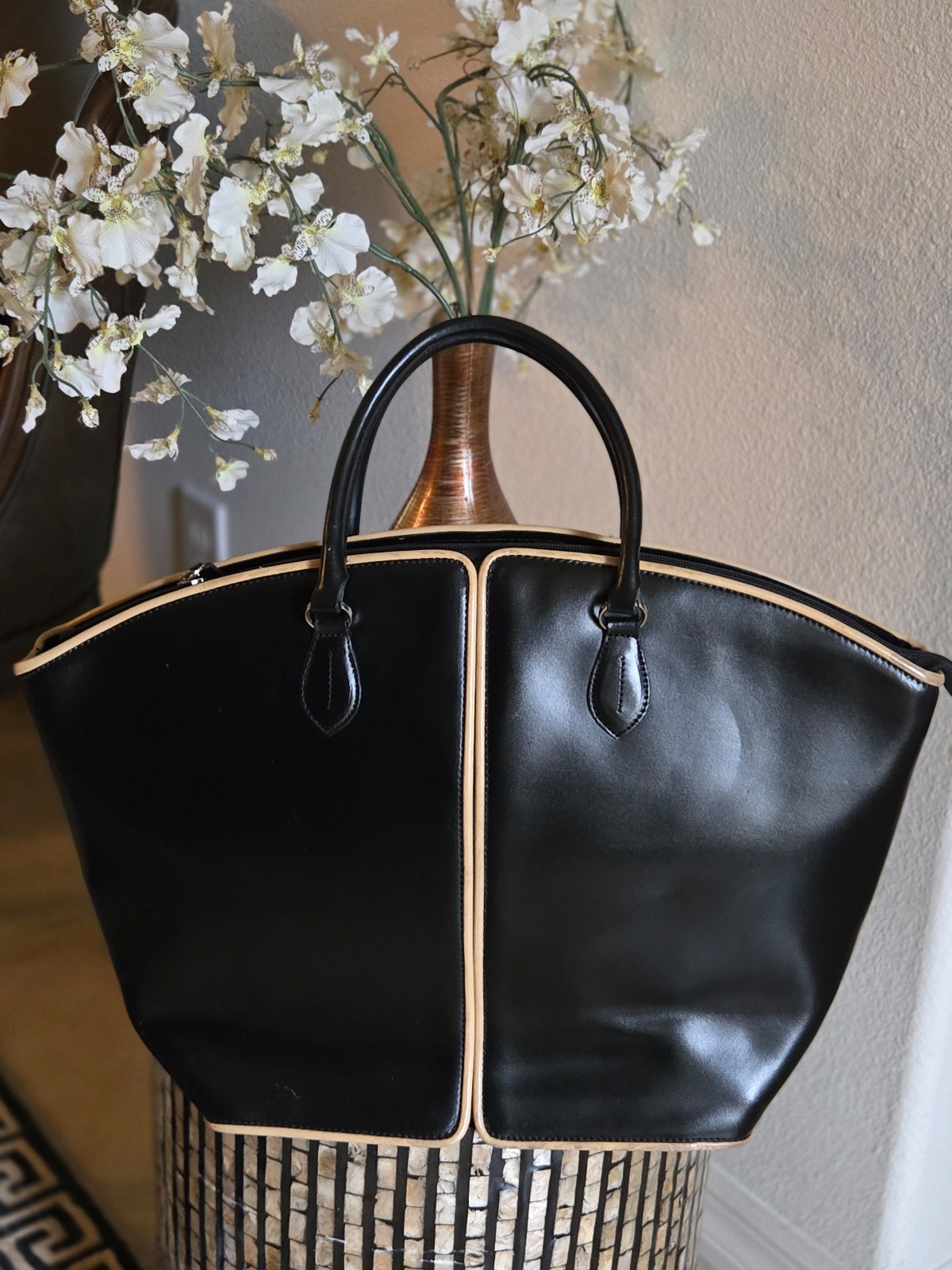 Vintage black leather Arcadia handbag