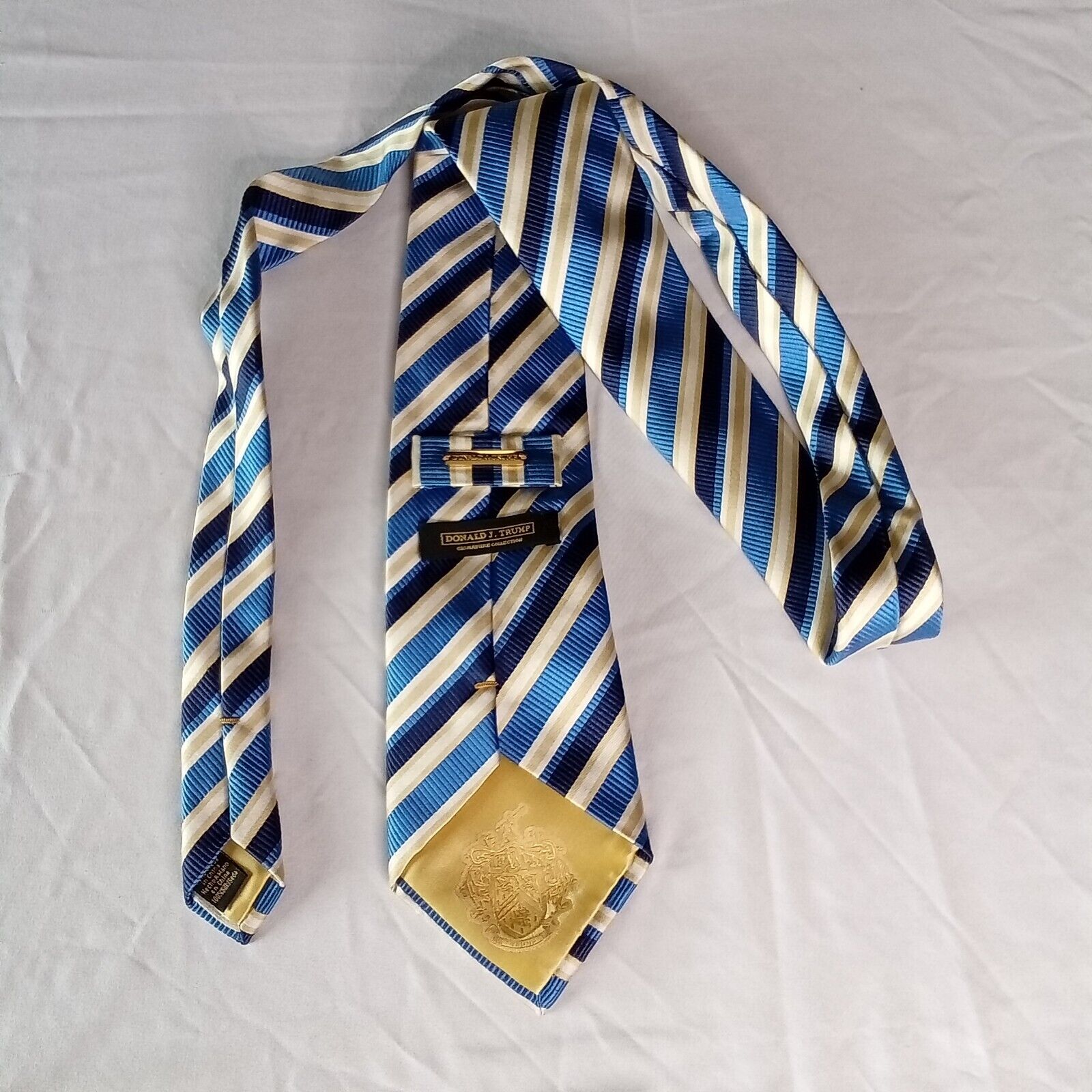 Donald J. Trump Signature Collection Men's Neck Tie Blue Gold Stripes 100% Silk