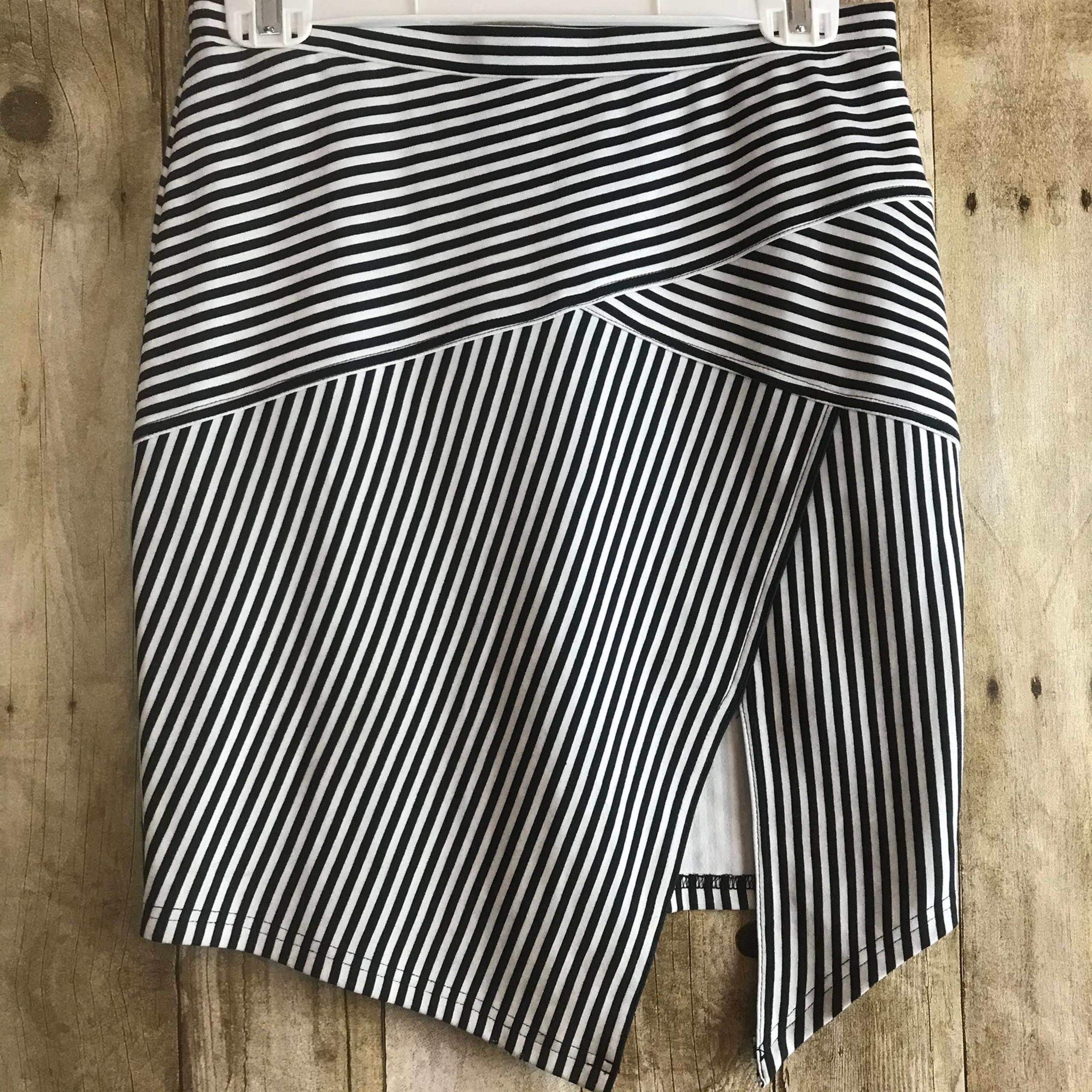 Asymmetrical Skirt Striped Small Pull On Office Siren Coquette - Lynn Ritchie