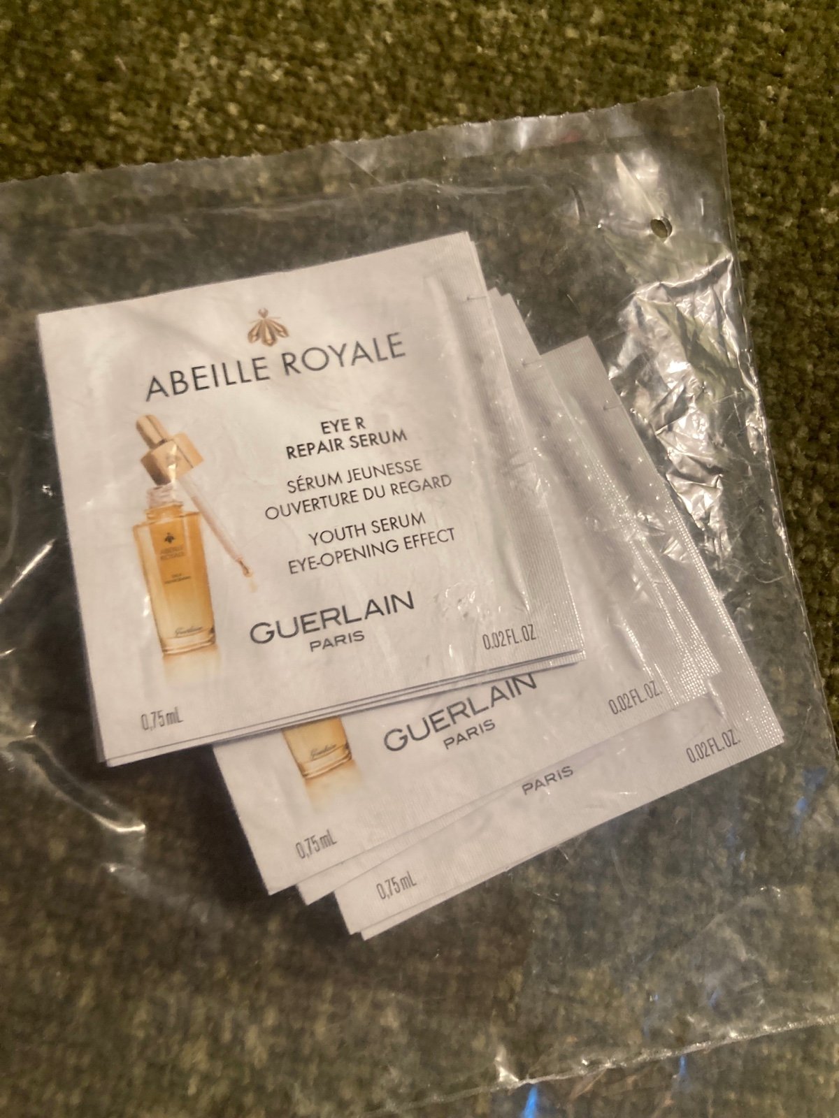 10 guerlain Abeille royal eye r serum
