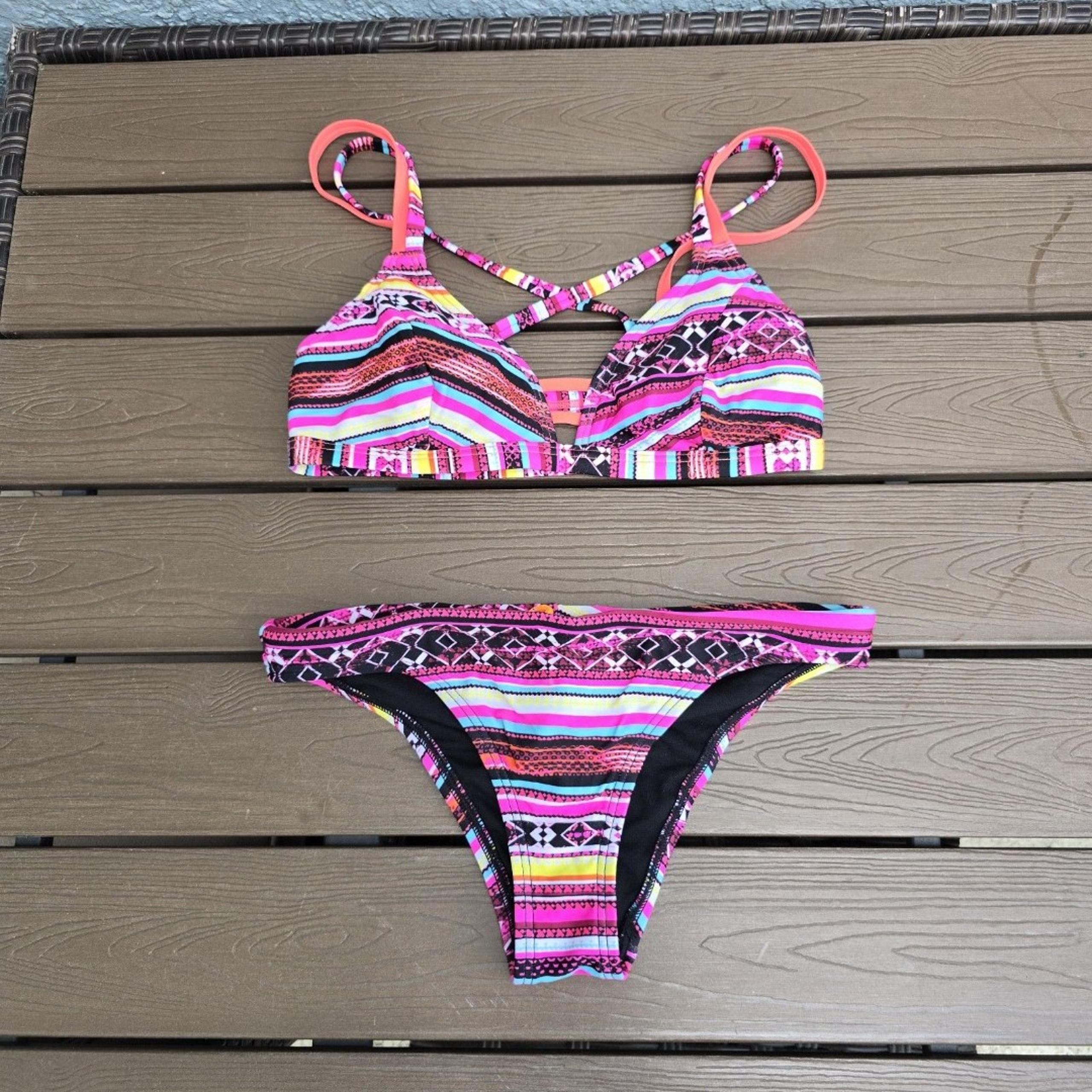TYR Women's Pink Geometric Scrunched Bottom Bikini Sz S NEW Sample