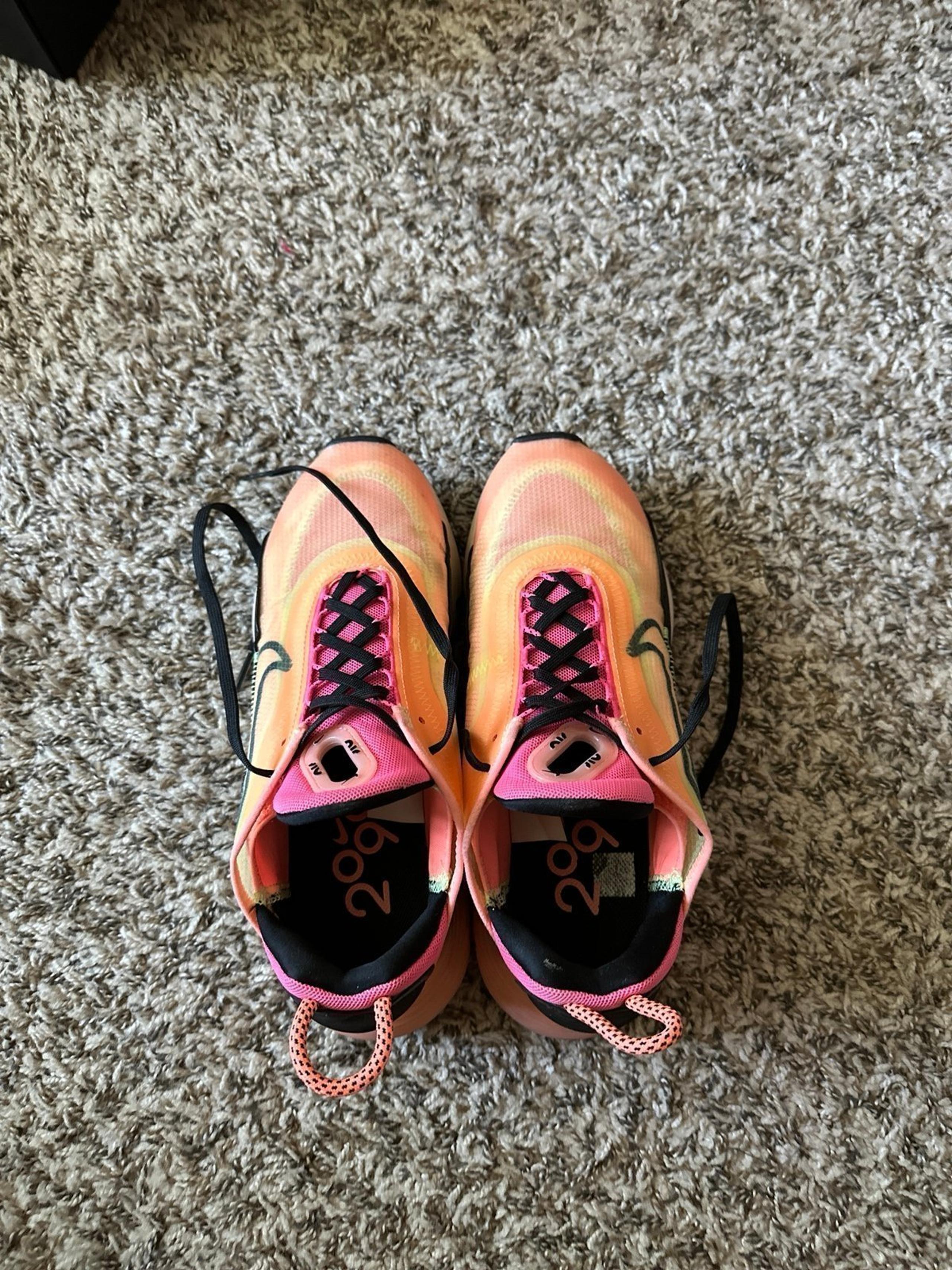 Nike Women's Air Max 2090 shoes Peach/ Pink/ Black size 7