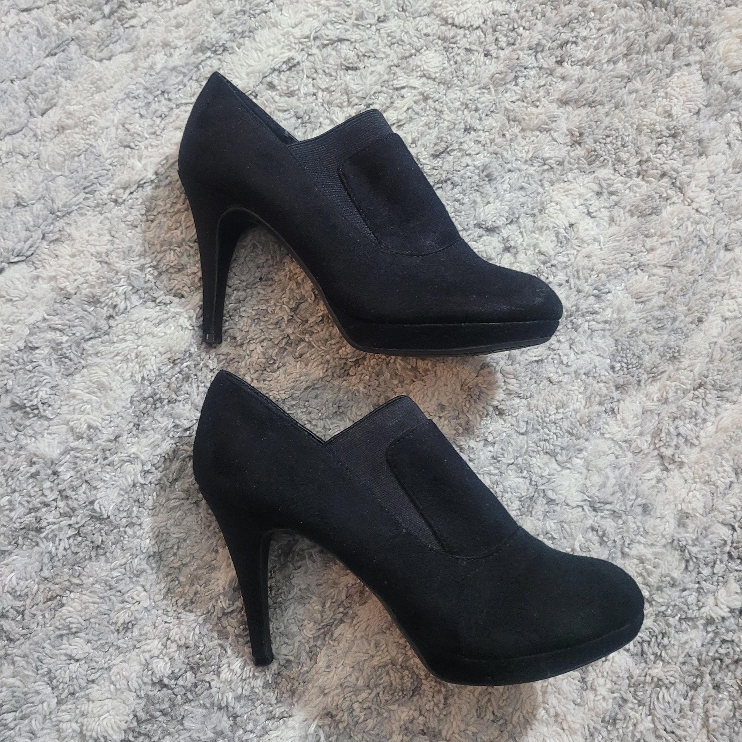 Attention black higth heels boties, size 8