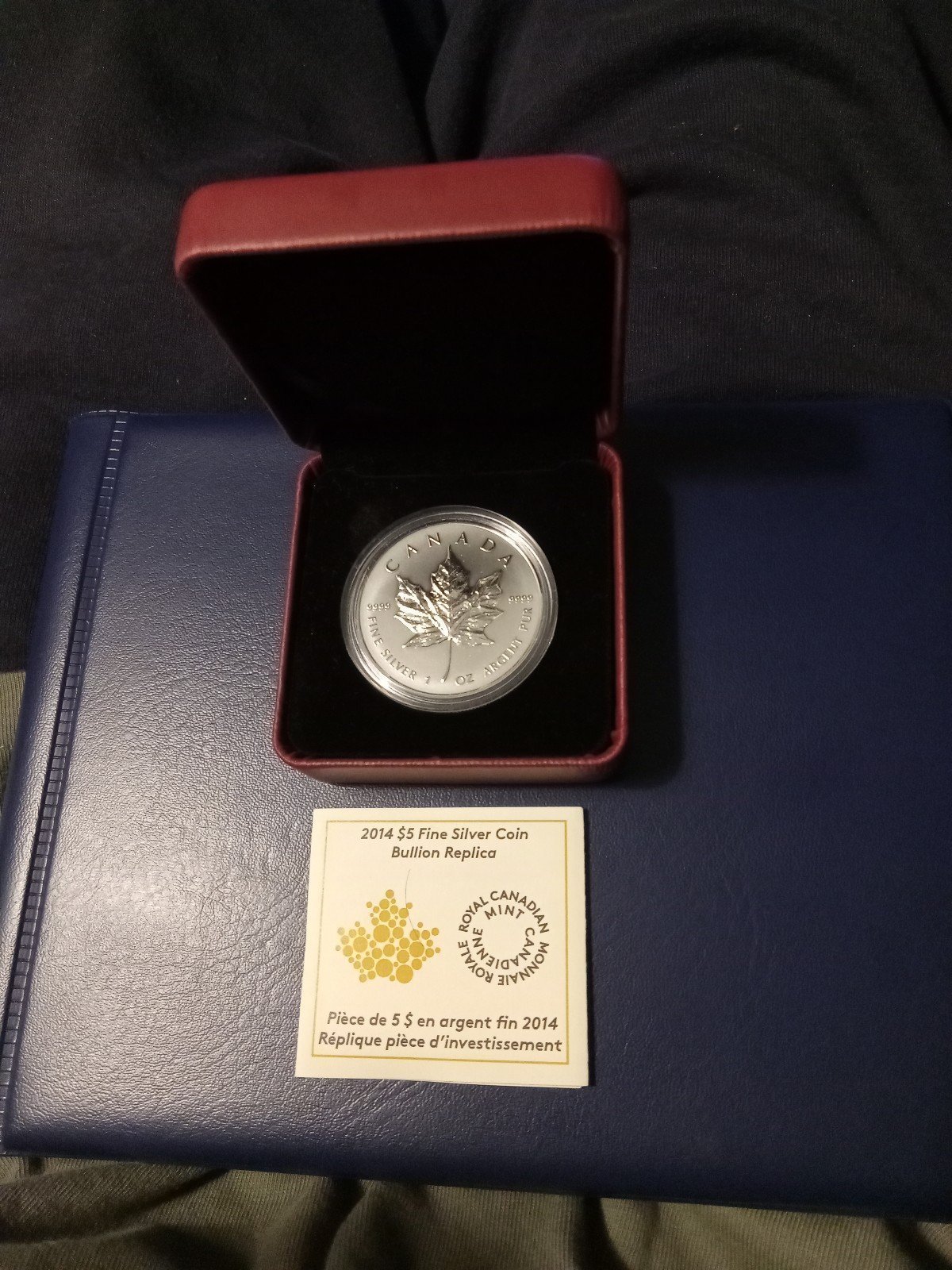 2014 Canadian maple leaf Argent 5 dollar silver coa & box