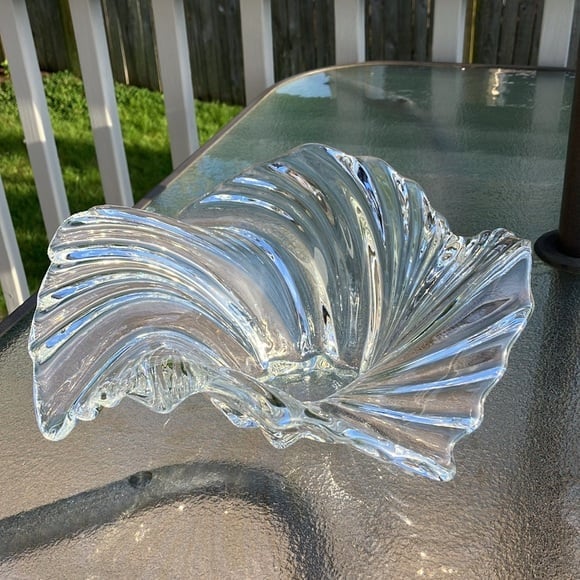 Mikasa Belle Epoque Made in Germany Crystal Swirl Decorative Centerpiece Bowl 12