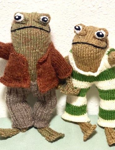 Frog and Toad hand knit set 2