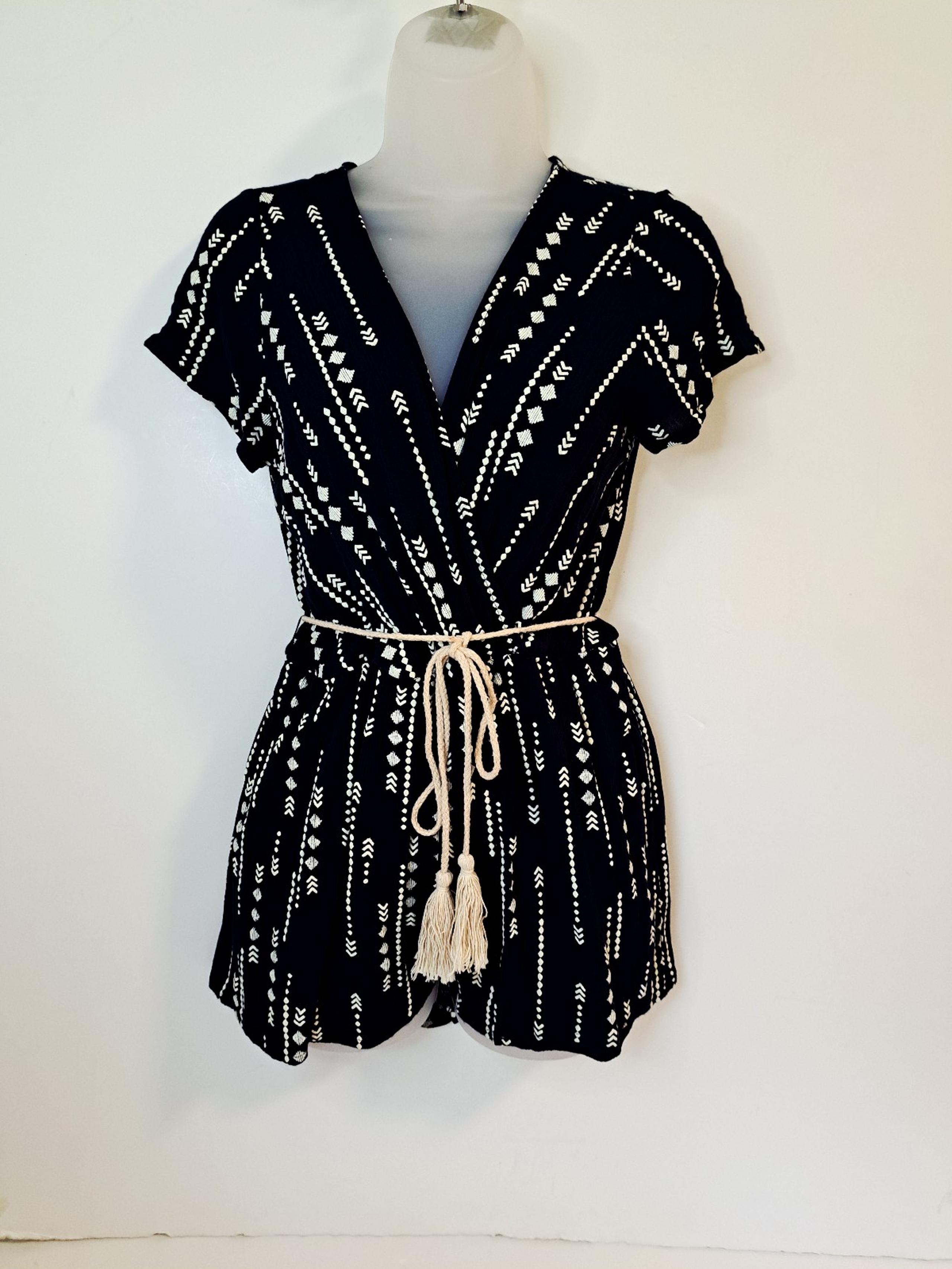 Everly Romper Navy Arrows V Neck Short Sleeve Lined Rope Belt Size Large