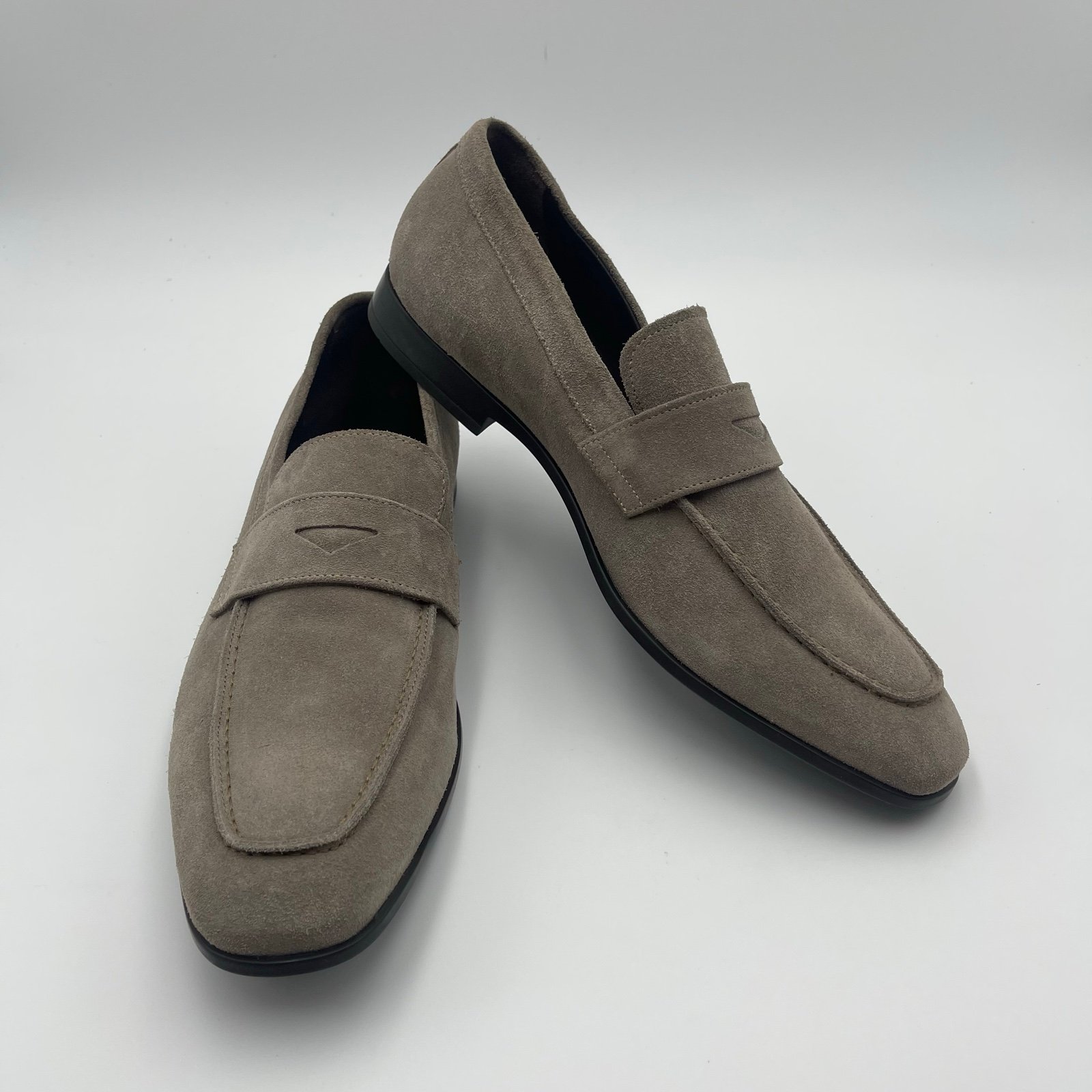 TO BOOT NEW YORK Chambers Apron Toe Taupe Suede Loafers-Men's SZ 11-MSRP 399