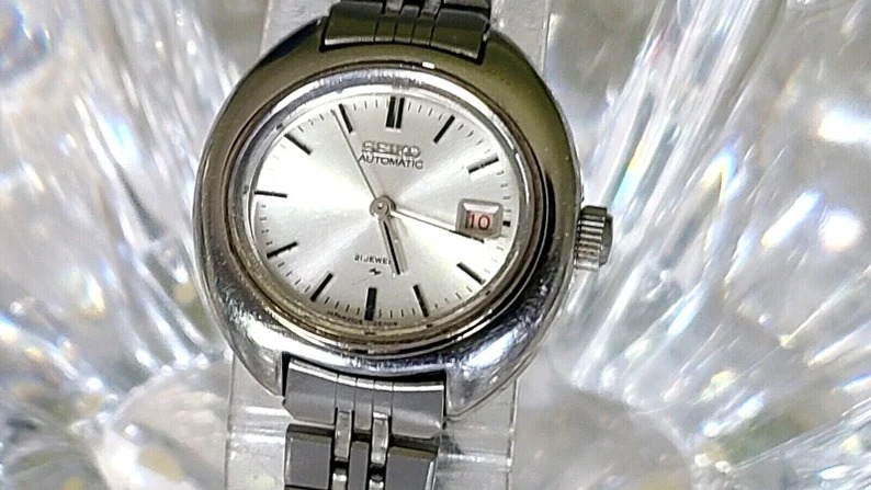 Vintage 1960s Seiko Automatic 21 jewel Silver-Tone Ladies Watch