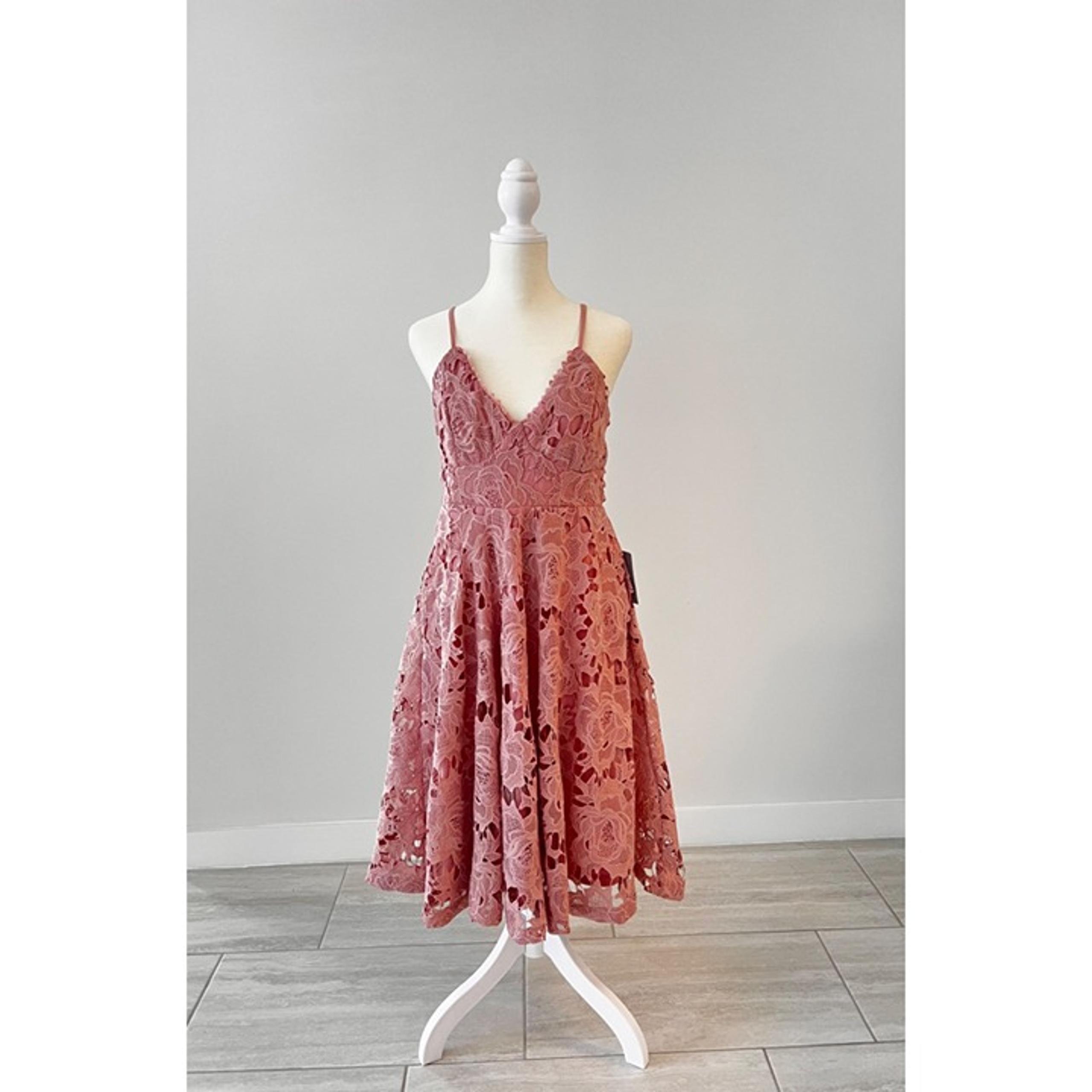 Lulus Nora Lee Dusty Rose Sleeveless Lace Midi Dress size M