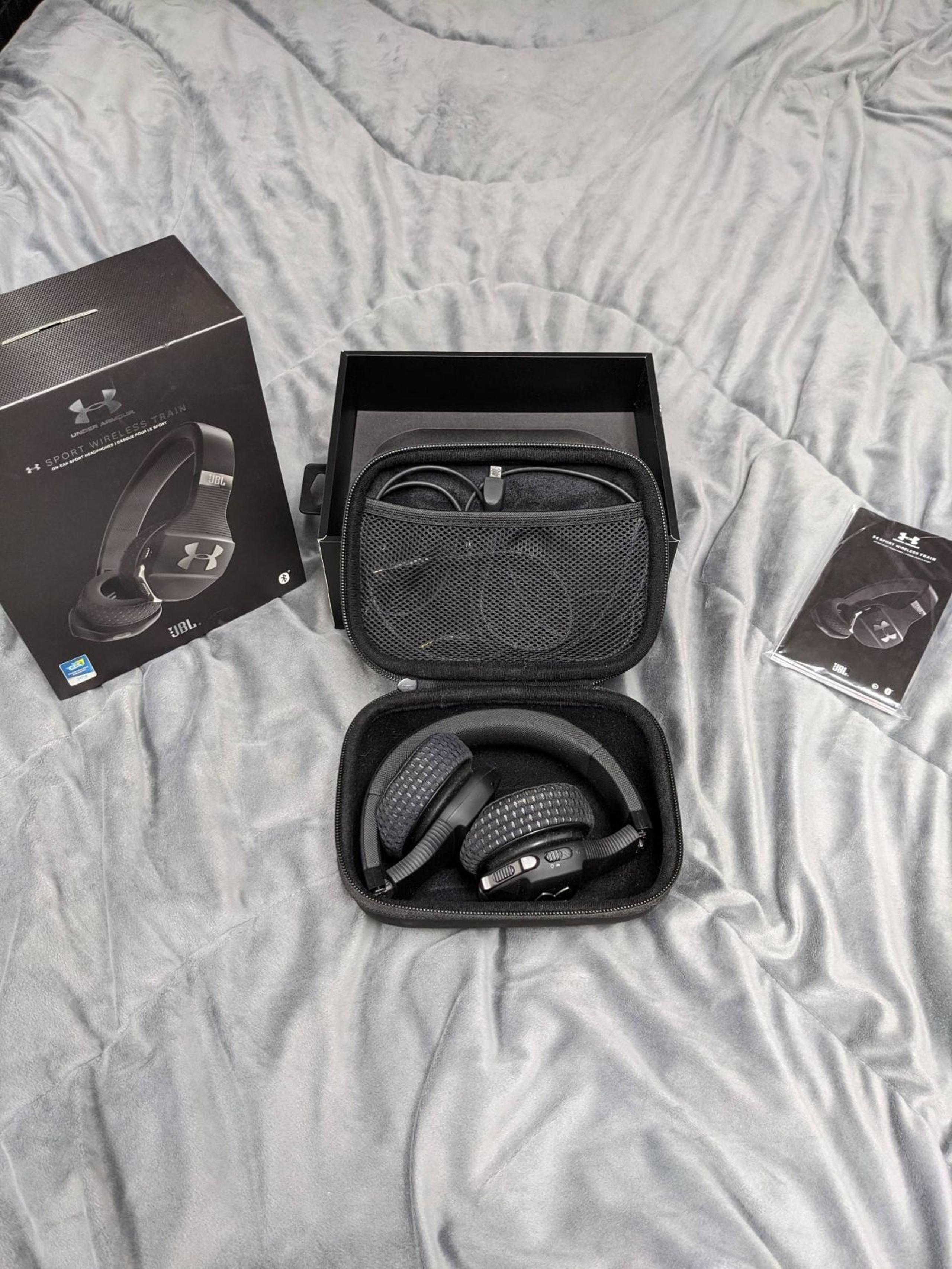 JBL Sport Wireless Train Bluetooth Headp