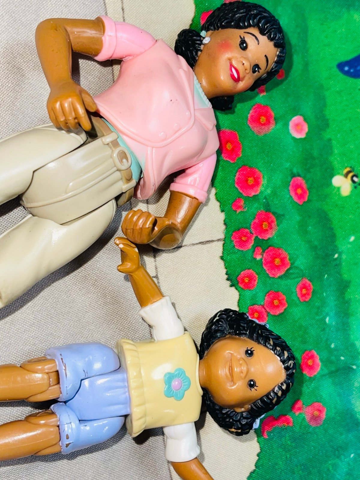 Loving family African American mom & daughter girl dollhouse fisher price