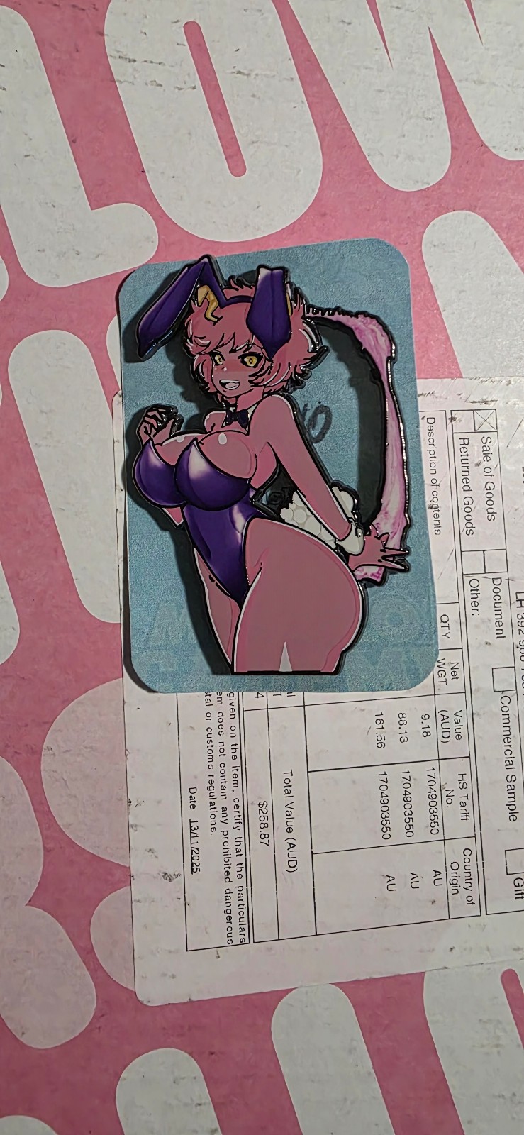 Mumopins bunny Mina pin