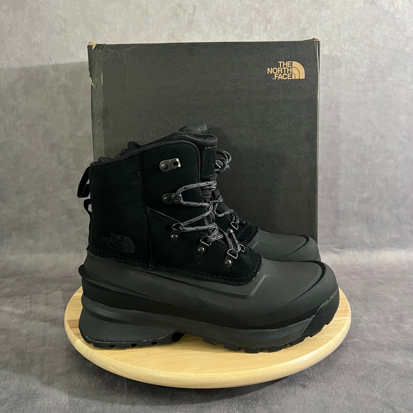 NEW The North Face Chilkat V Lace Boots Mens Size 10 Black Waterproof