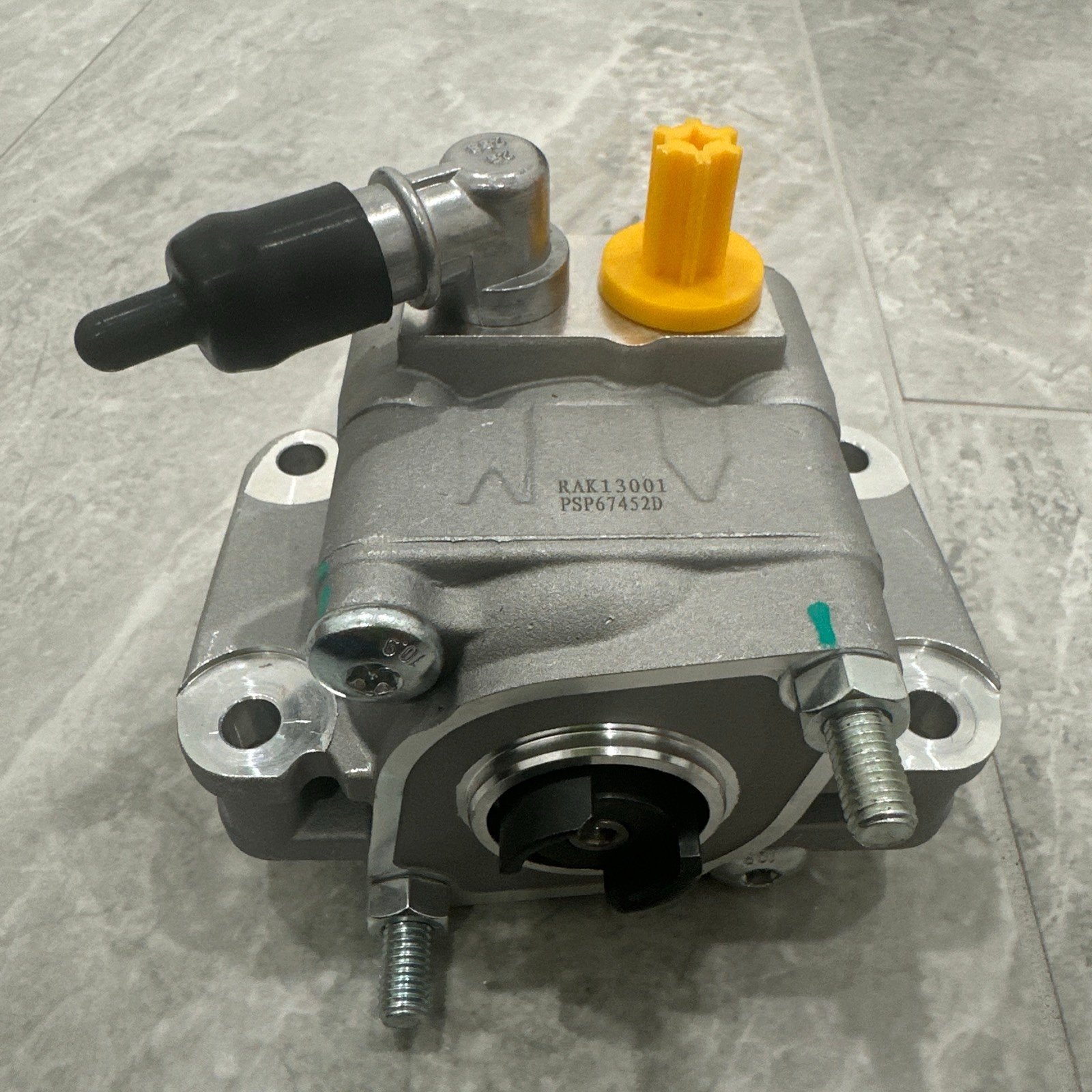 32416767452Power Steering Pump For BMW 116i 118i 120i 316i 318i 320i E84 E88 E92