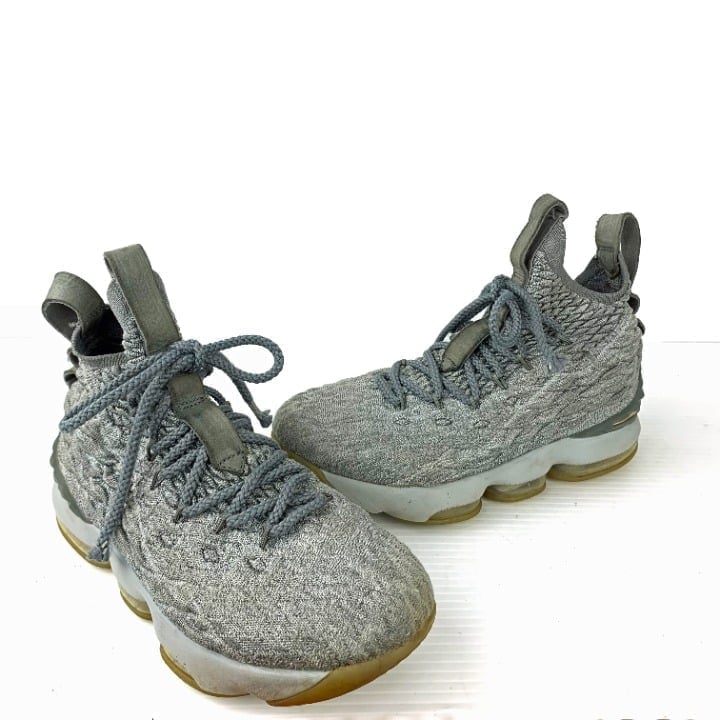 Youth NIKE Lebron XV 922811-005 Sneakers