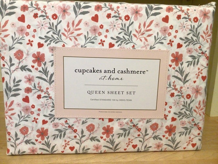 Cupcakes & Cashmere Flowers/Hearts QUEEN Sheet Set