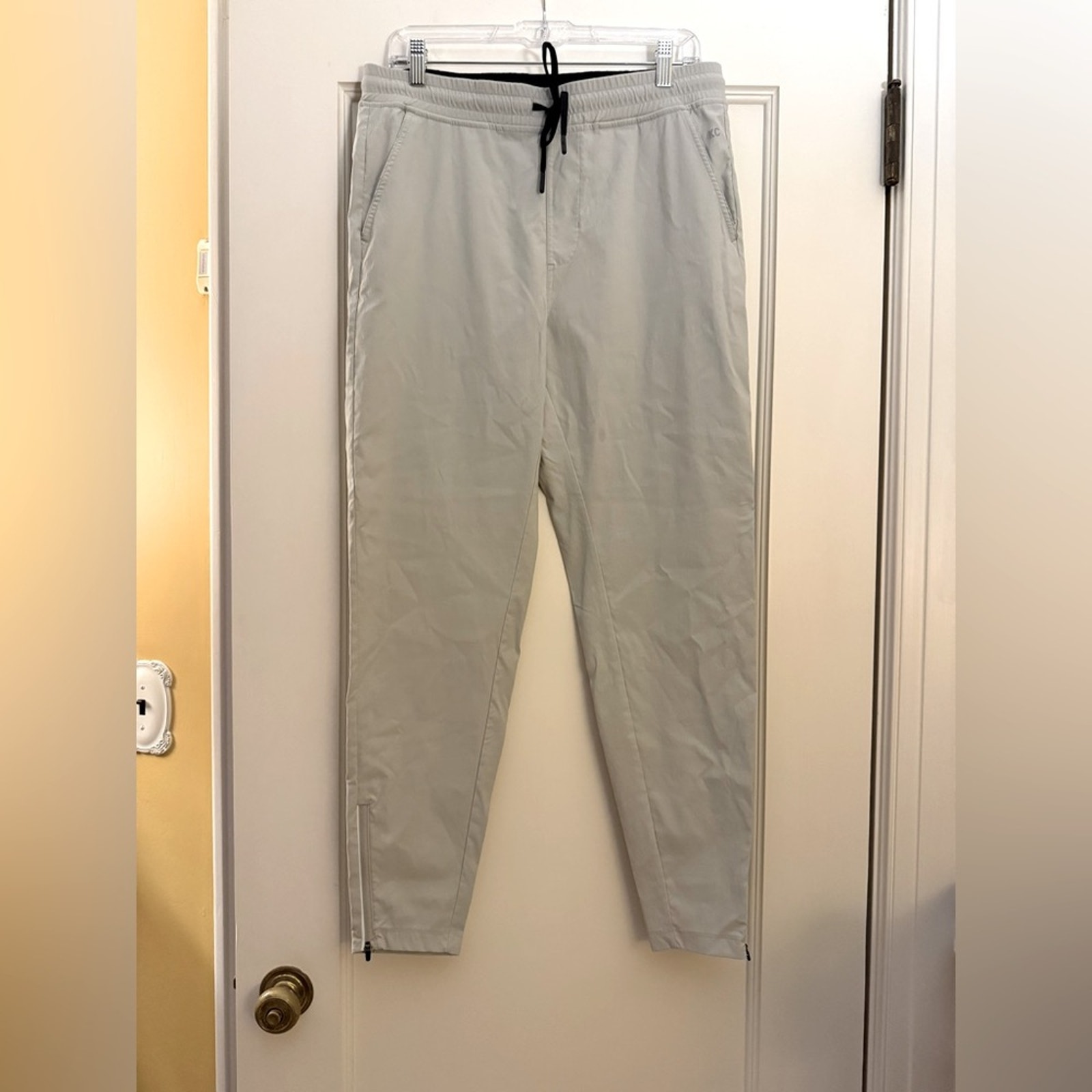Kenneth Cole Active gray pants/ joggers with zip opening bottom L NWOT