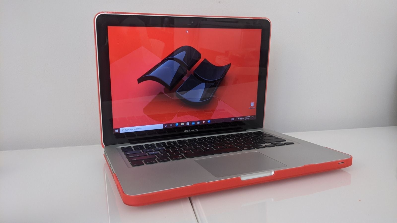 MacBook Pro 13 w/ Windows 10 dual boot. SUPER FAST & SMOOTH!!