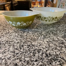 Vintage Pyrex green and white nesting bowls