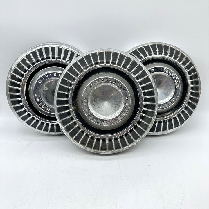 Pontiac dog dish hubcaps deals