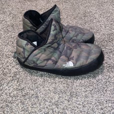 Northface thermoball traction booties