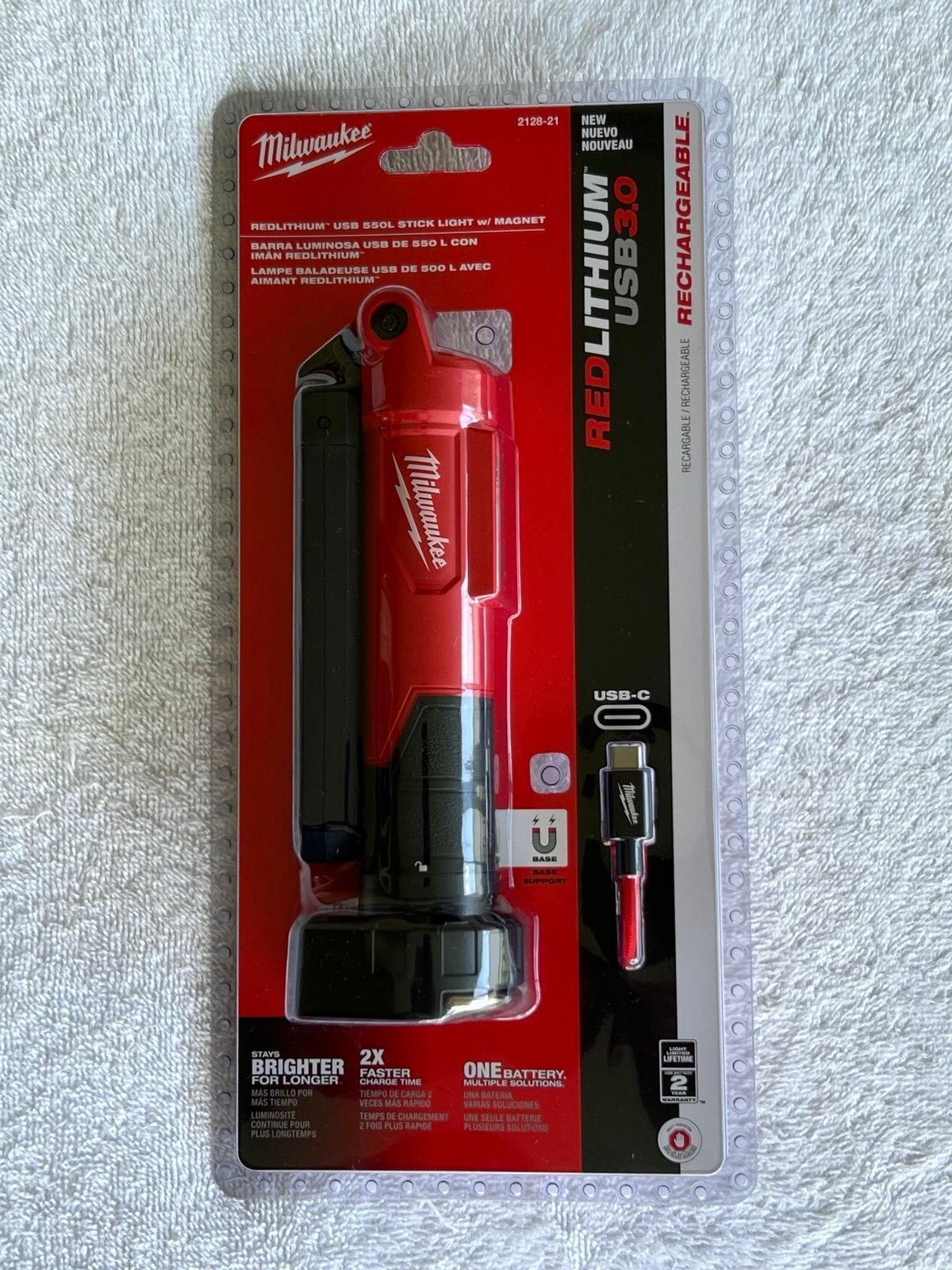 MILWAUKEE REDLITHIUM™ USB Stick Light W/ Magnet 2128-21