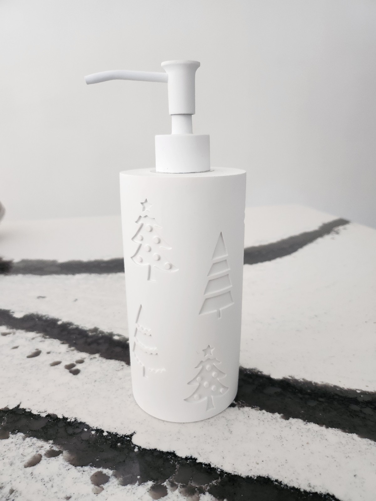 New Christmas Trees Refillable Pump Hand Soap Dispenser Home Decor - White