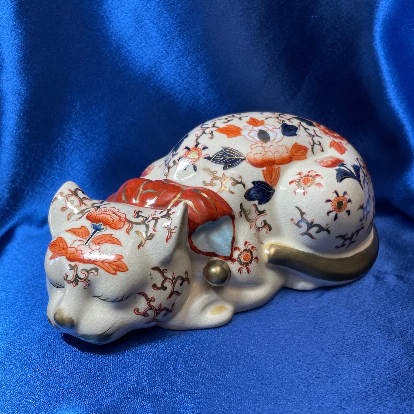 Porcelain Sleeping Cat Imari Kutani Japanese Cat