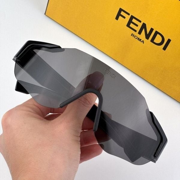 Fendi FE40088U-Y BAGUETTE 01A BRAND NEW Sunglasses Shiny Black Black Unisex