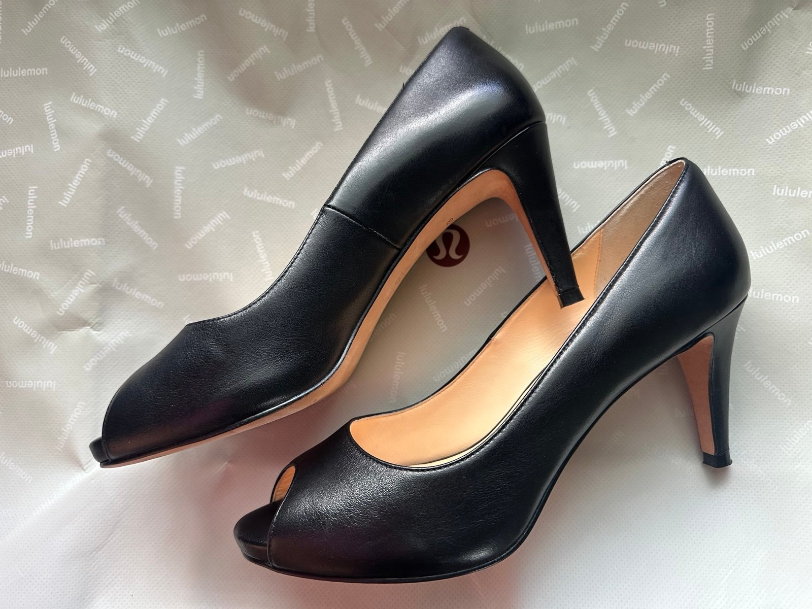Cole Haan size 7.5 Black Leather Heels