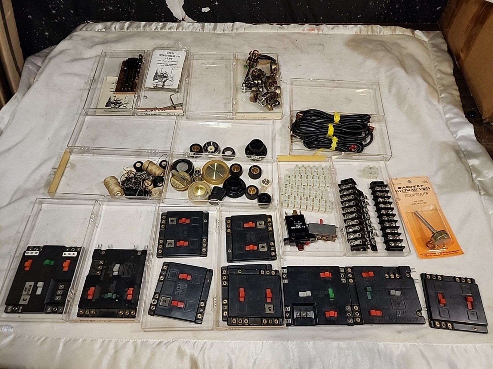 Ho Scale Train Electronic Parts Potentiometers Switches Controllers Knobs Etc