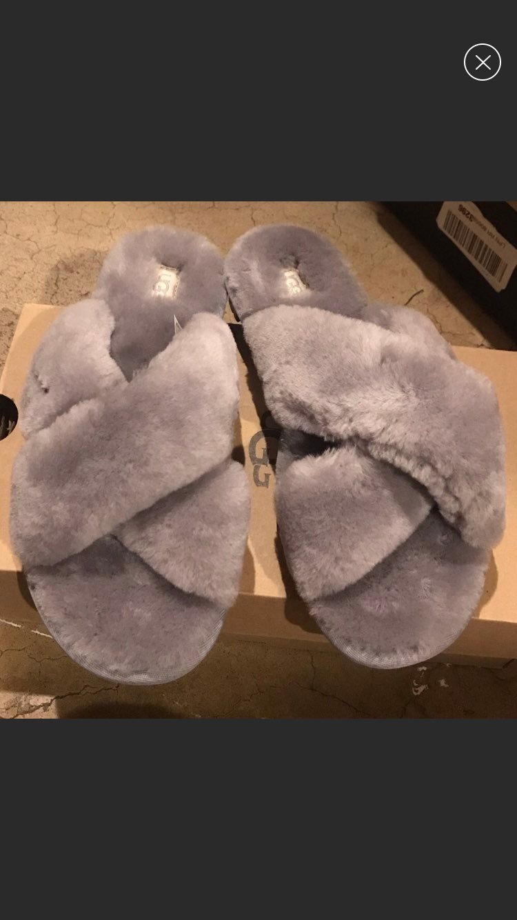 Ugg slippers size 6