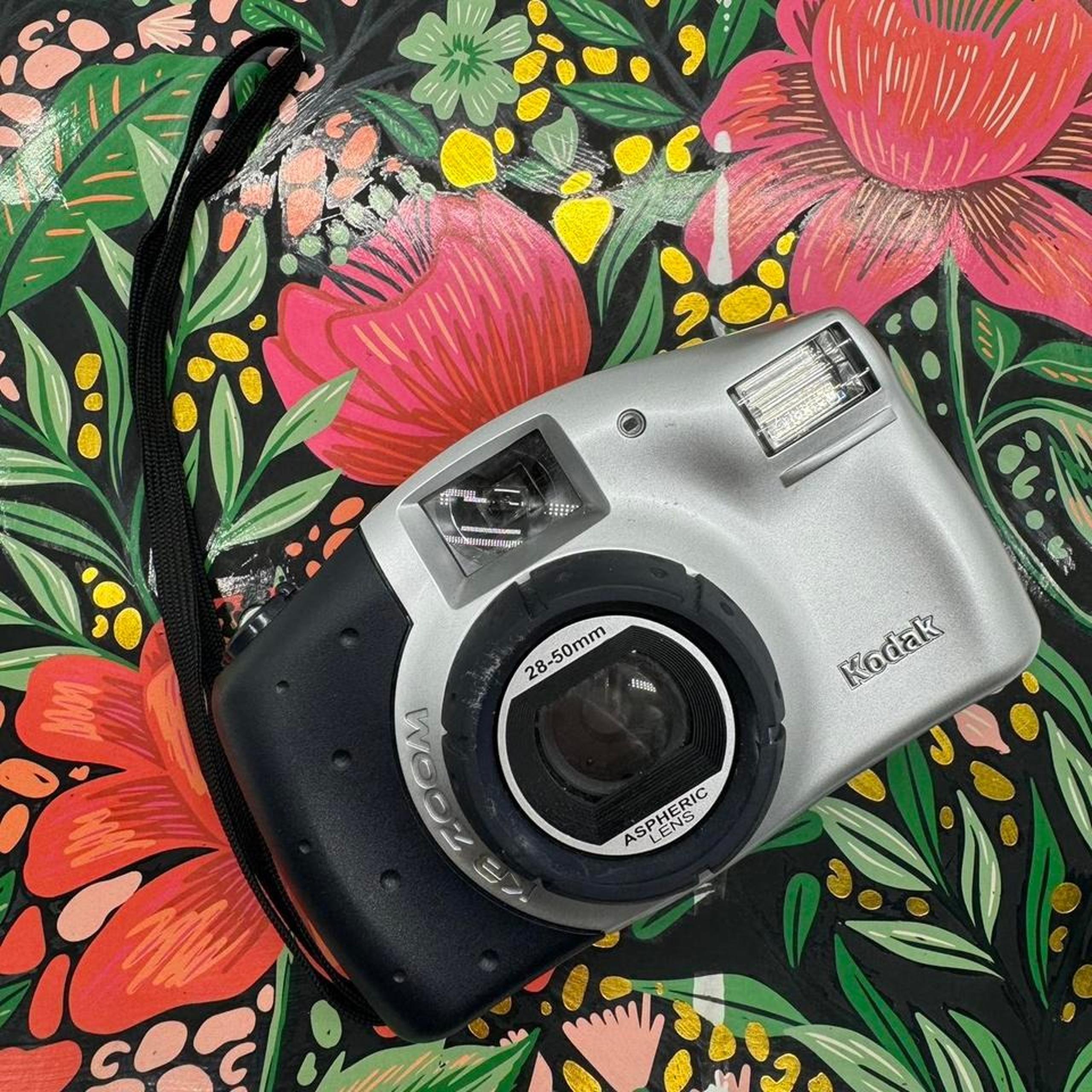 Kodak KB Zoom 35mm Film Camera – Compact Point-and-Shoot with Wrist Strap