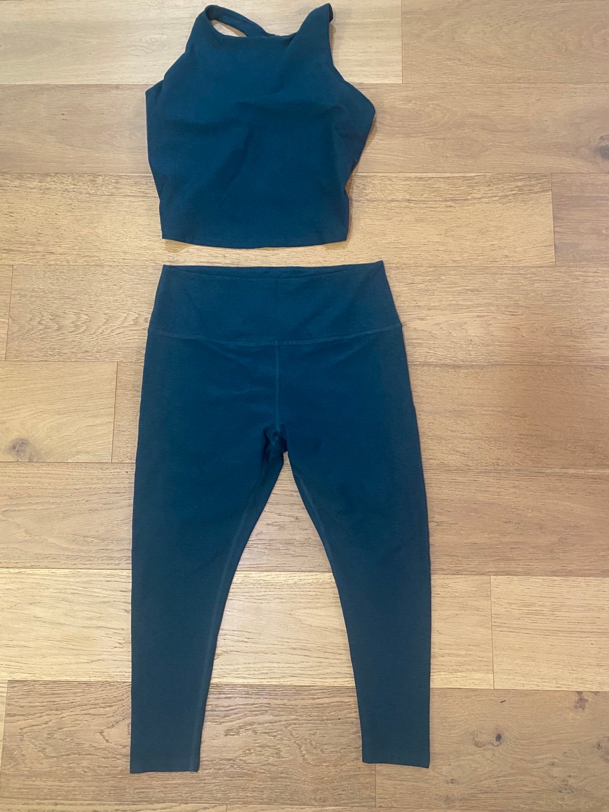 Beyond Yoga Women's Heathered Green Two-Piece Active Wear Set 2X like new