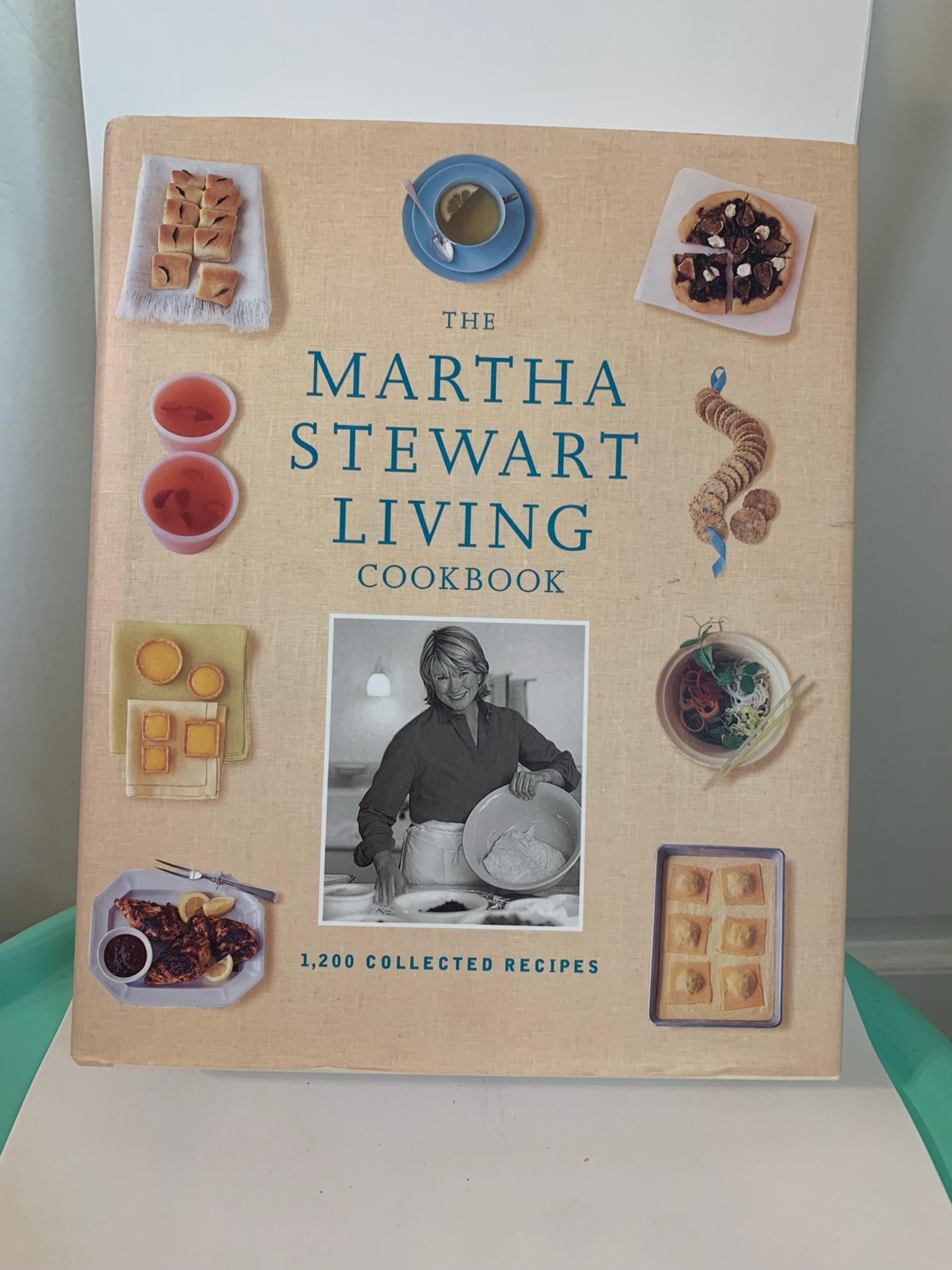 Vintage 2000 “The Martha Stewart Living Cookbook” 1st Edition 1st Printing