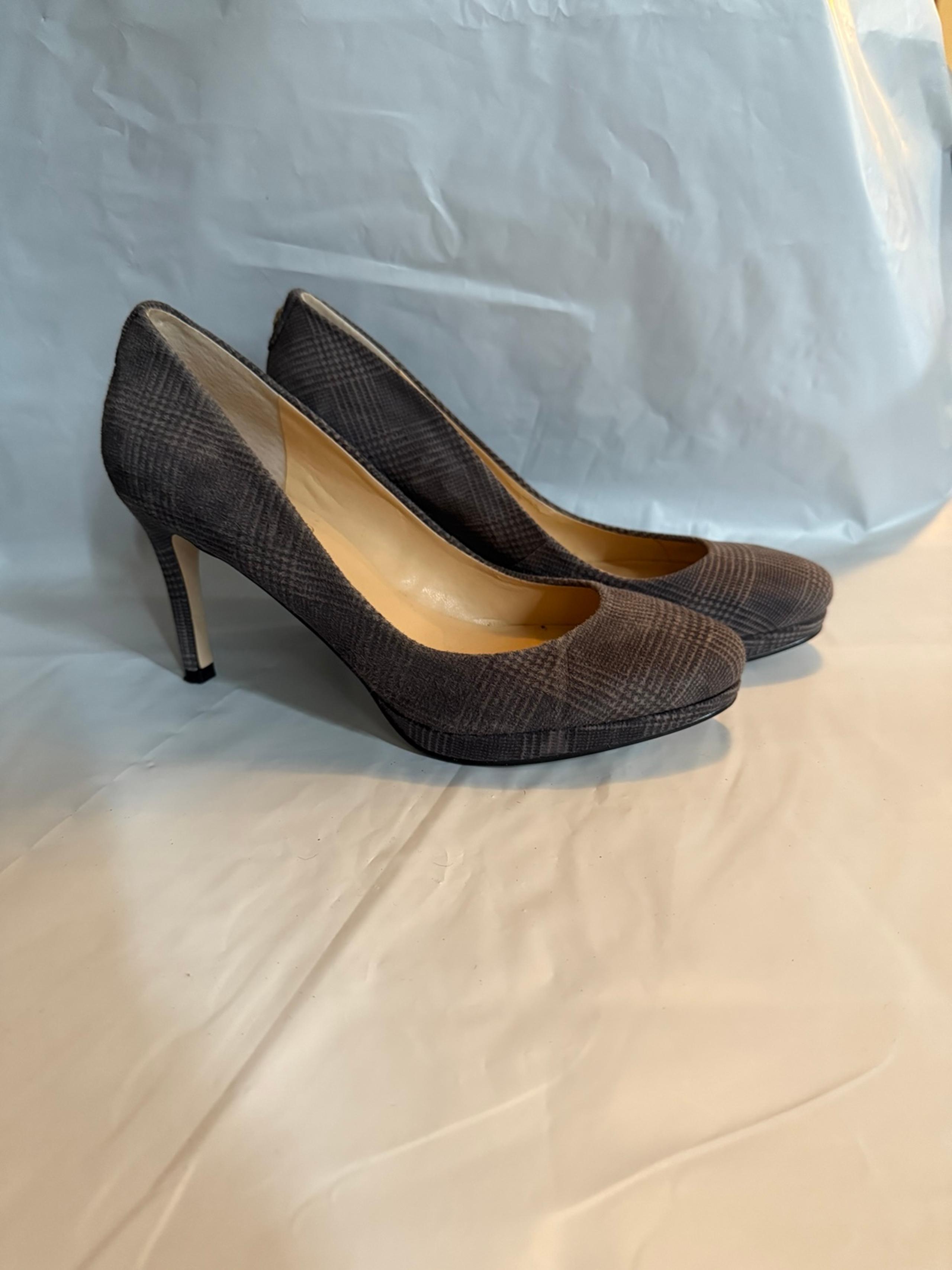 Ivanka Trump Career Office Platform Plaid Gray High Heels Pumps Size 6