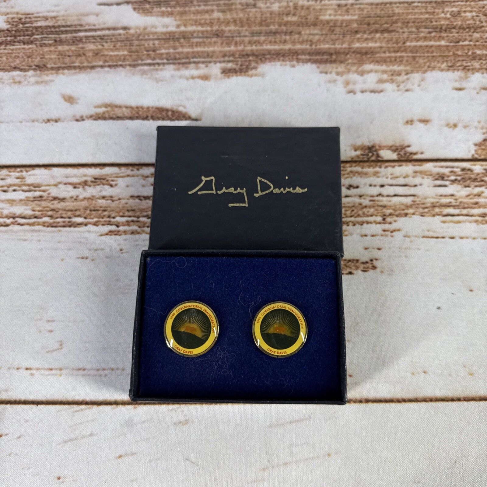 1999 GRAY DAVIS CA. GUBERNATORIAL INAUGURATION CUFF LINK SET ( SIGNED IN BACK)