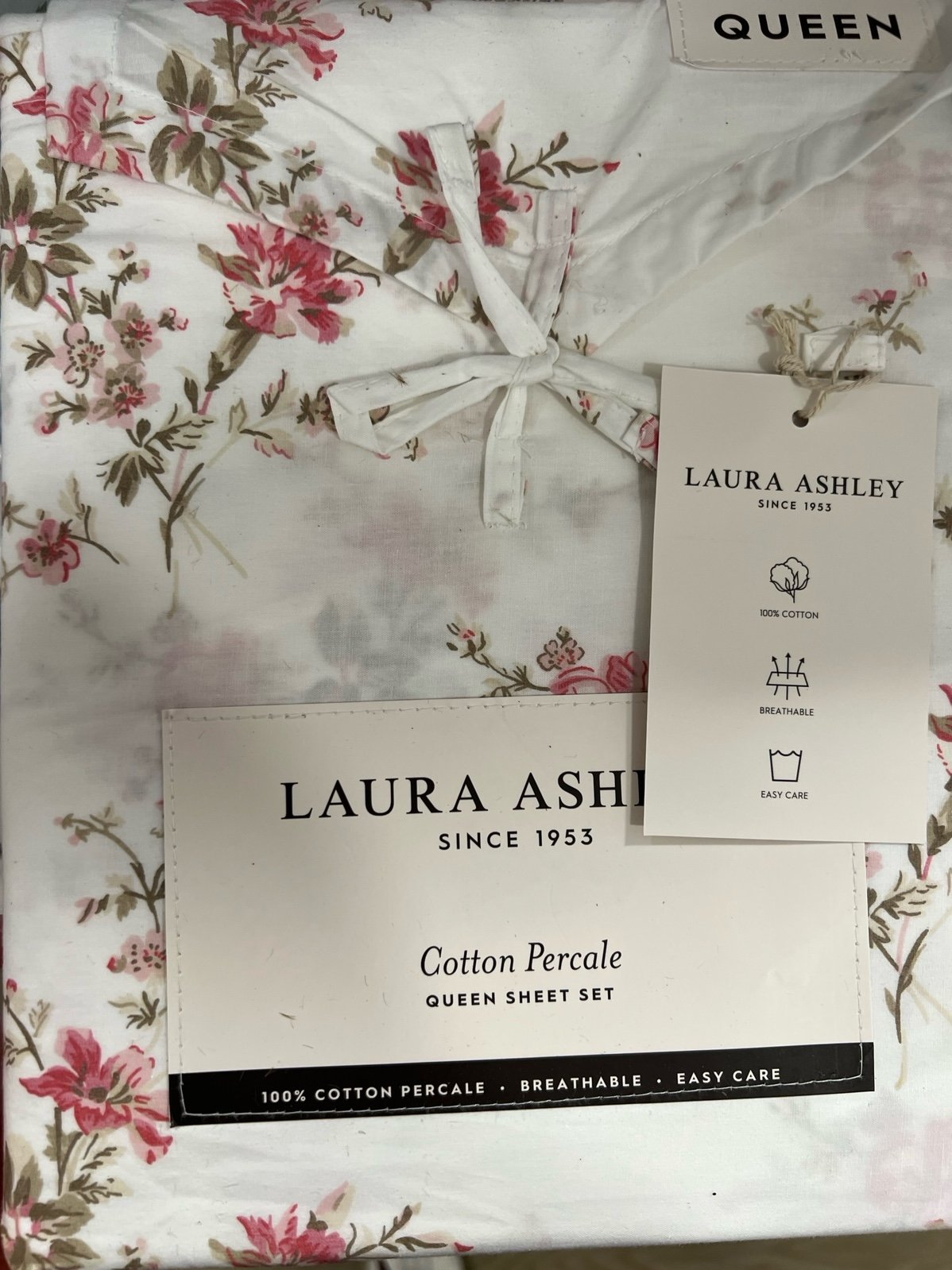 Floral Laura Ashley queen sheet set !