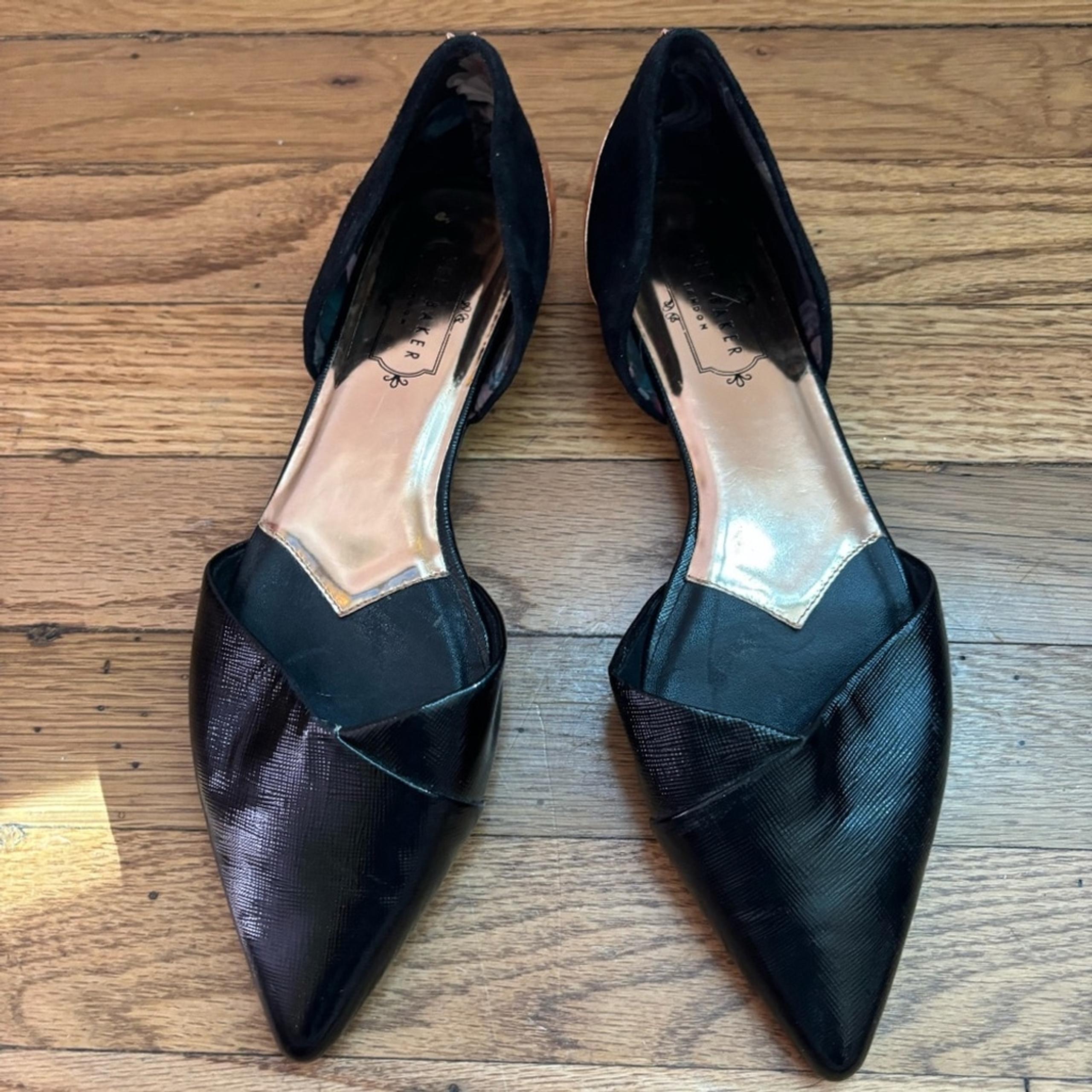 NWOB Ted Baker London Textured Pointed Flat