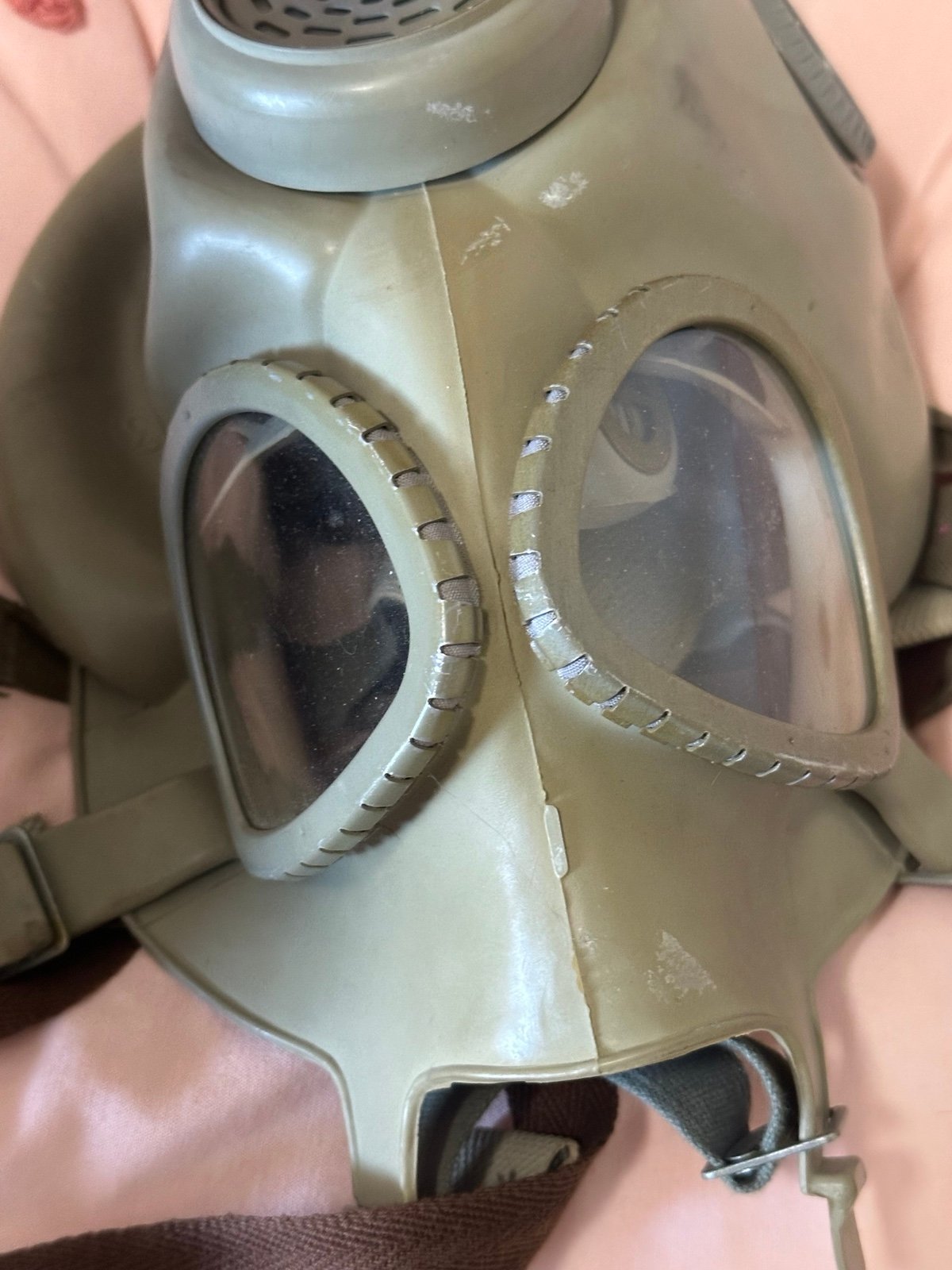 Vintage 1972 KOZAK Gas Mask