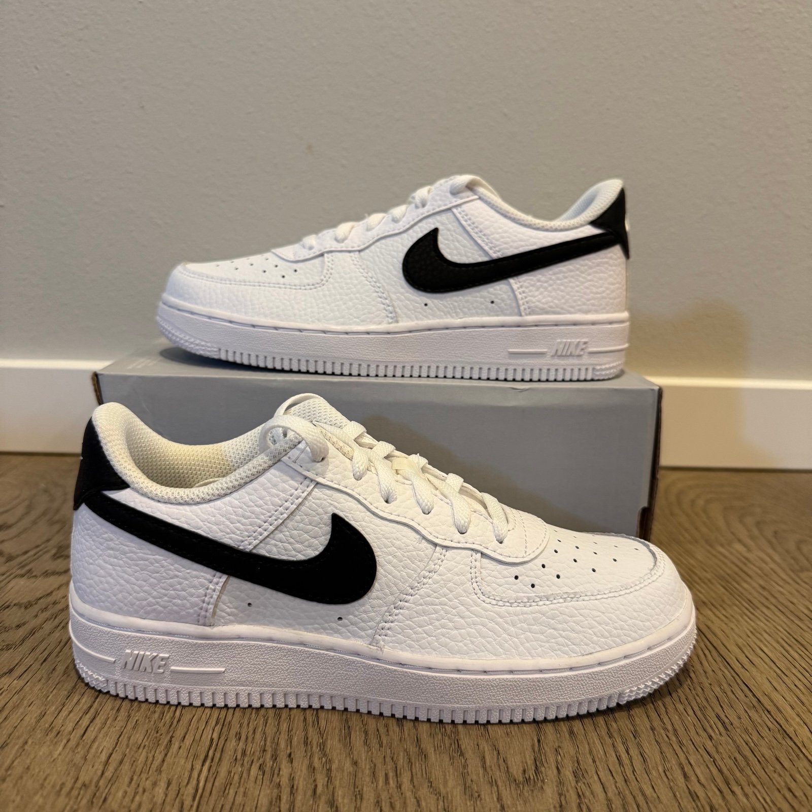 Nike Air Force 1 White Black NEW Youth 3Y