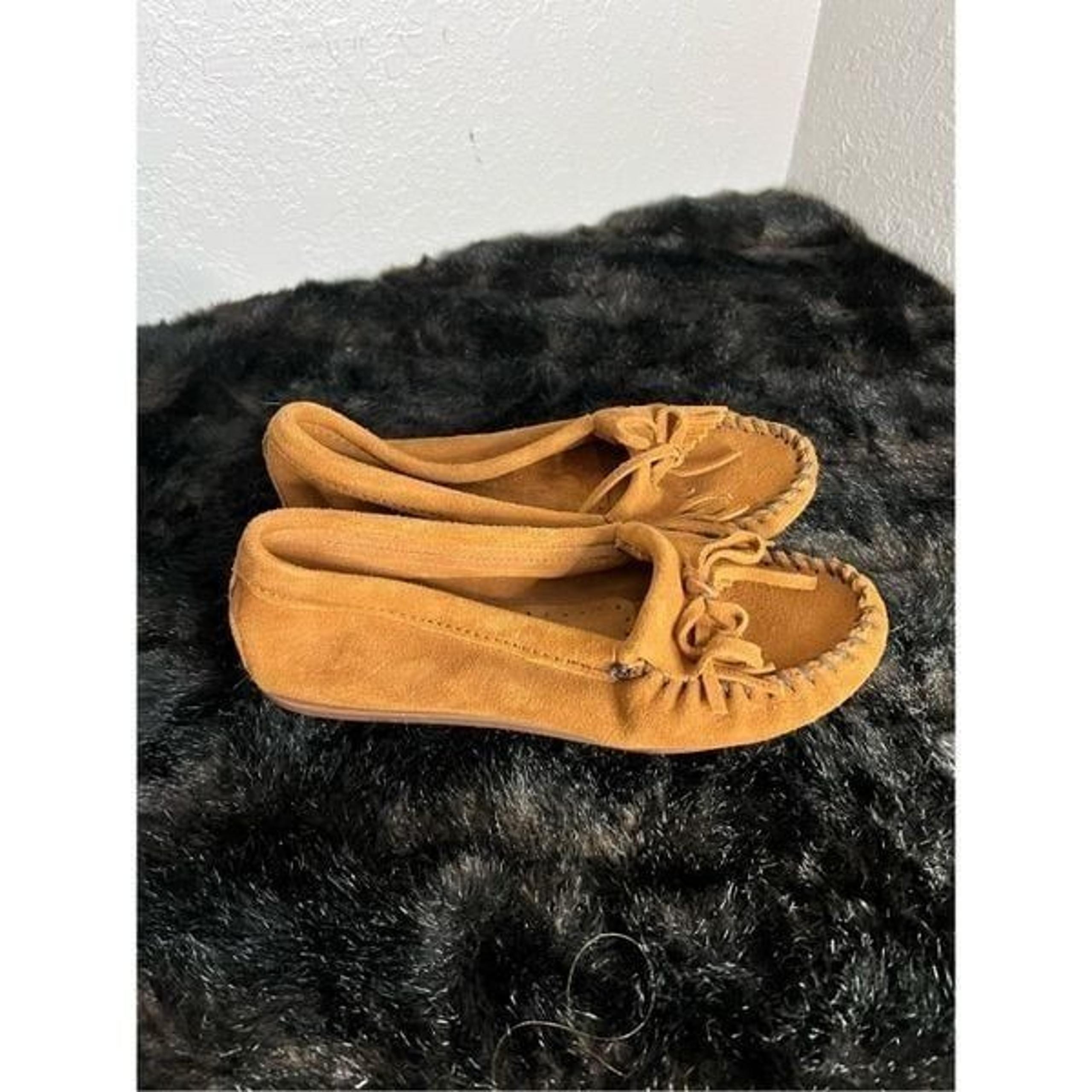 Minnetonka Women's Sz 8 Driving Moccasin Shoes Brown Ruff Slip-On