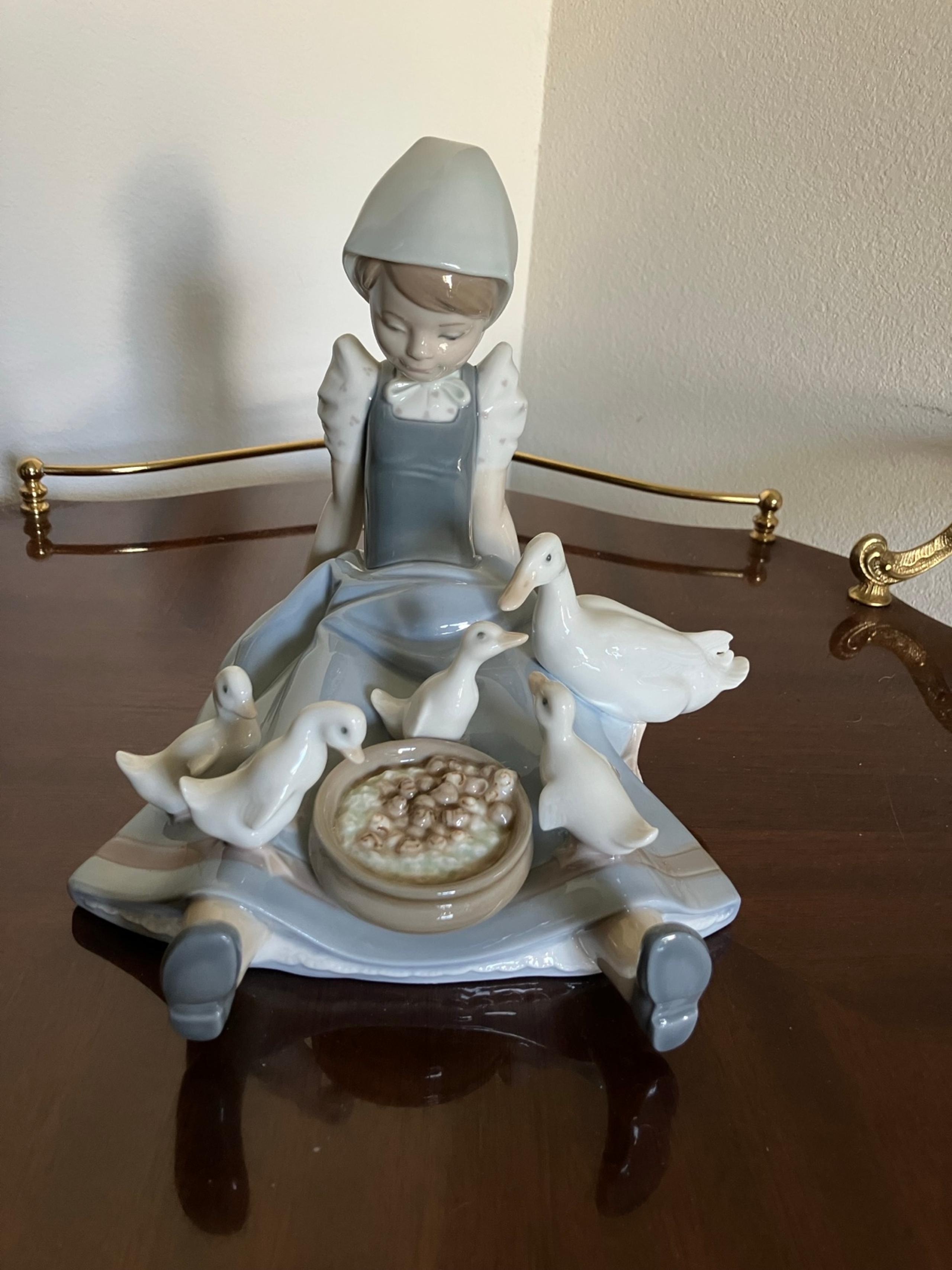 Retired Vintage Lladro Figurine