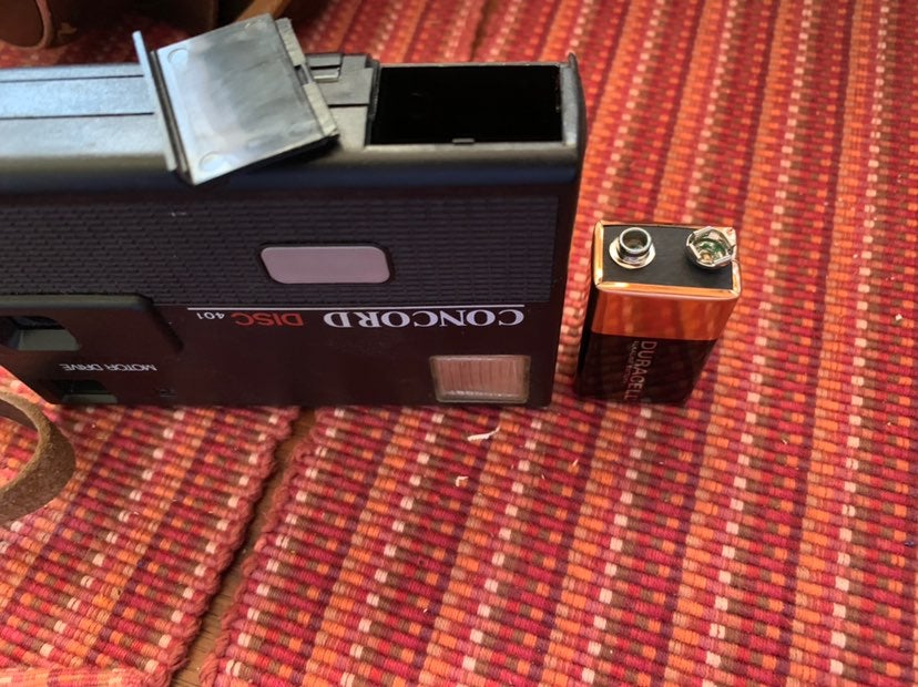 VINTAGE CONCORD DISC 401 CAMERAS