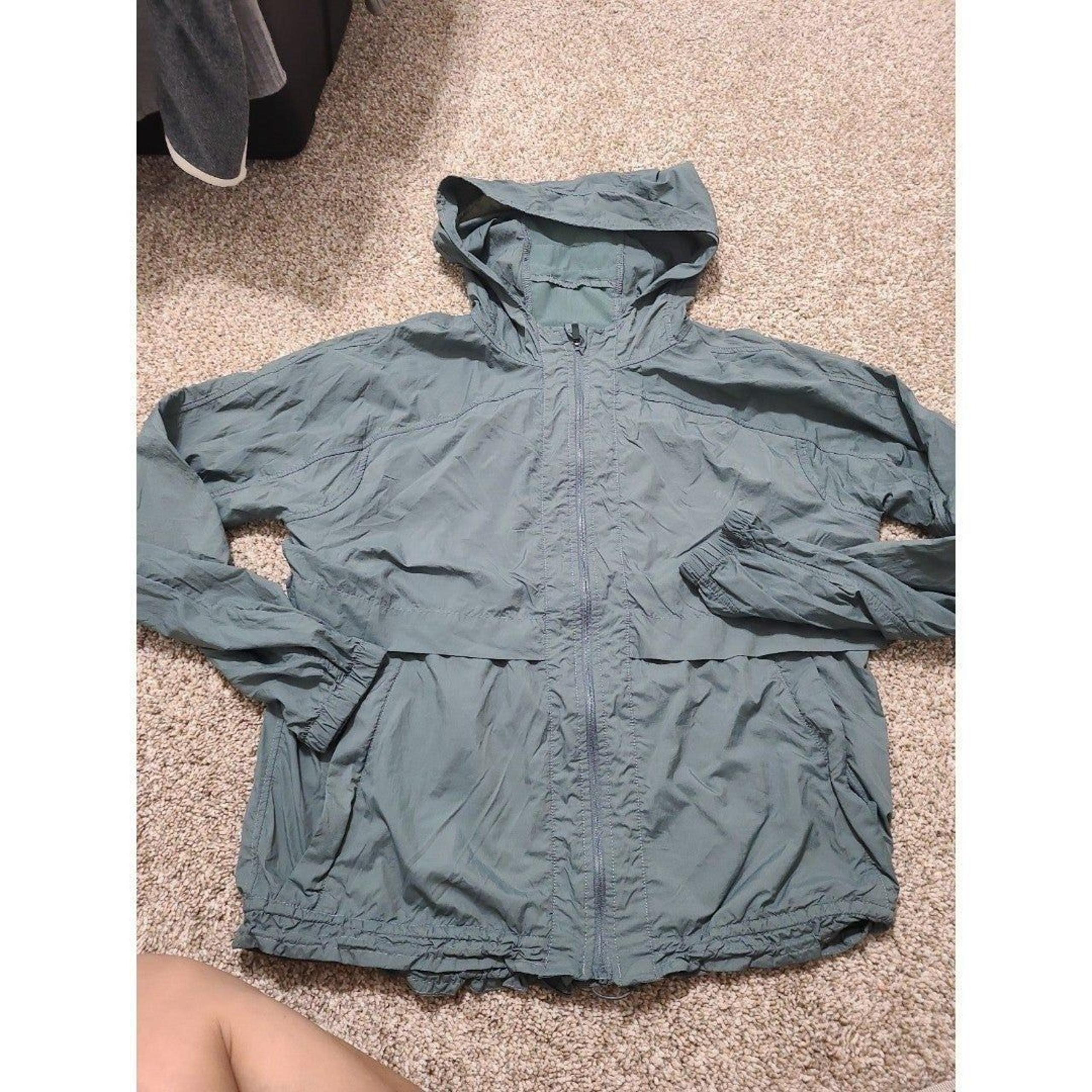 Lululemon Hood Lite Jacket

Juniper 6