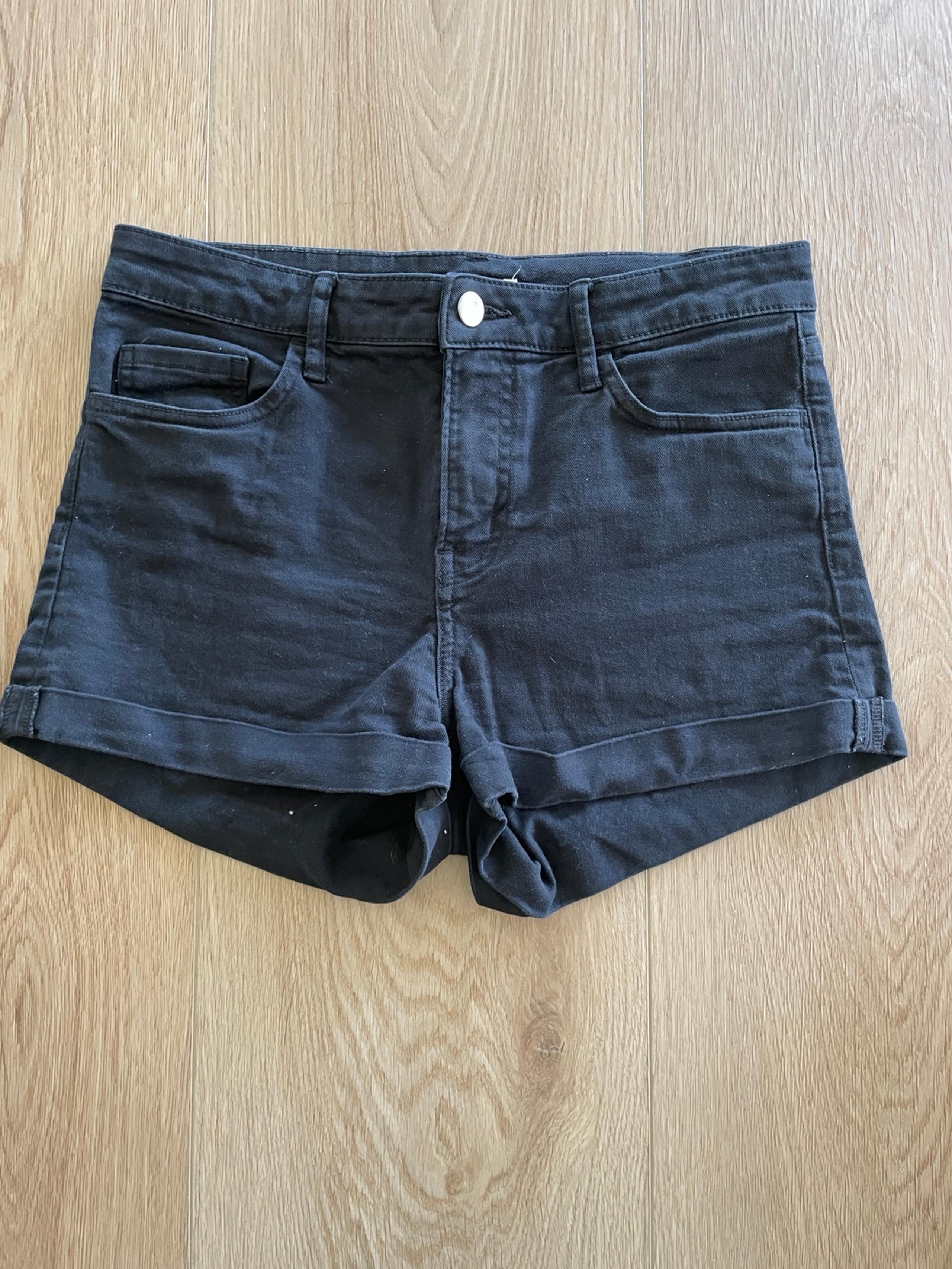 H&M | Classic Black Cuffed Women's Denim Shorts, 6