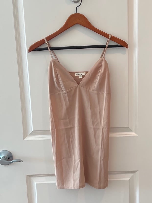 for the LOVE And Lemons SHORT DEEP V-NECK SLIP Lining